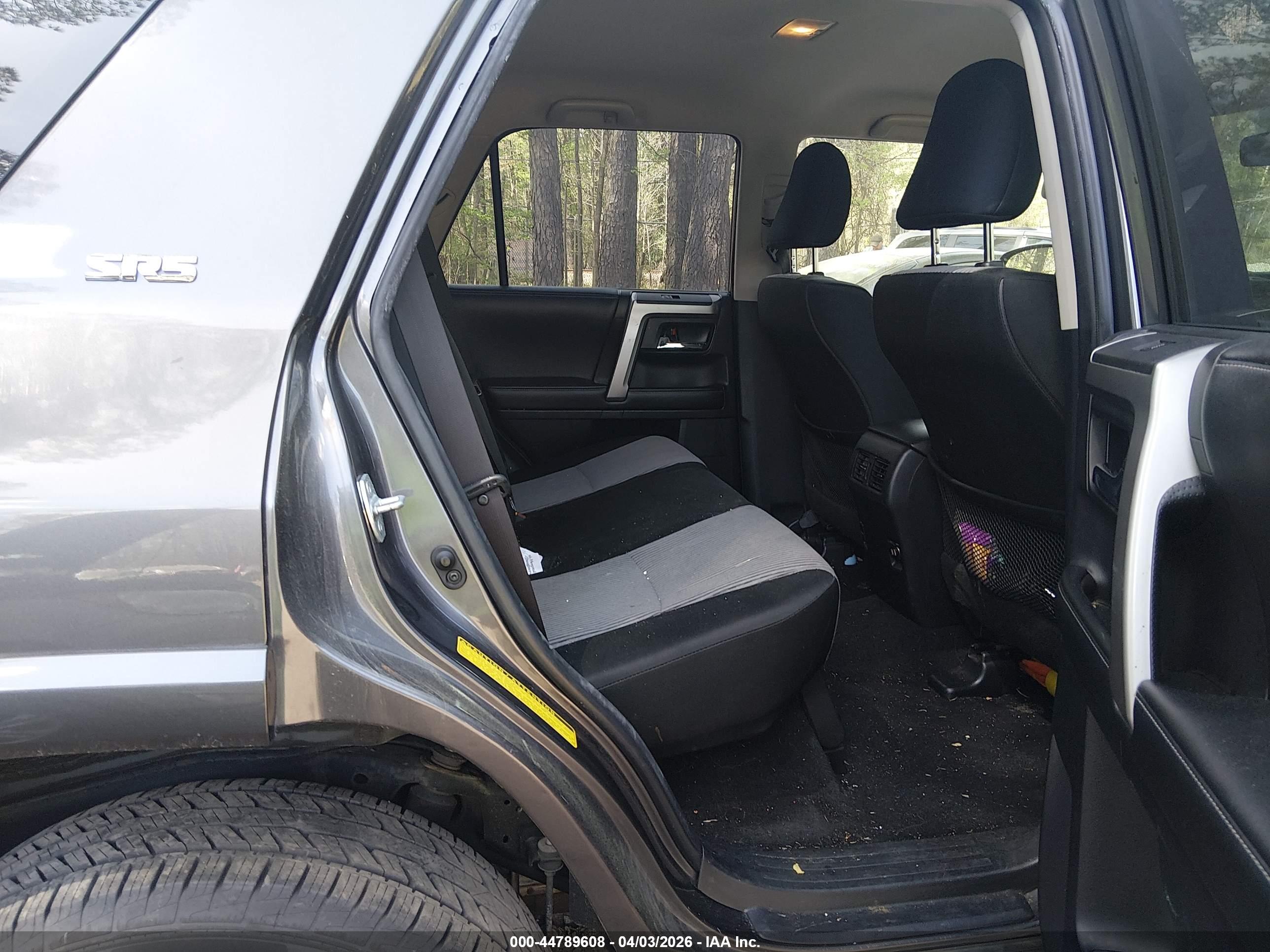 TOYOTA 4RUNNER image 8