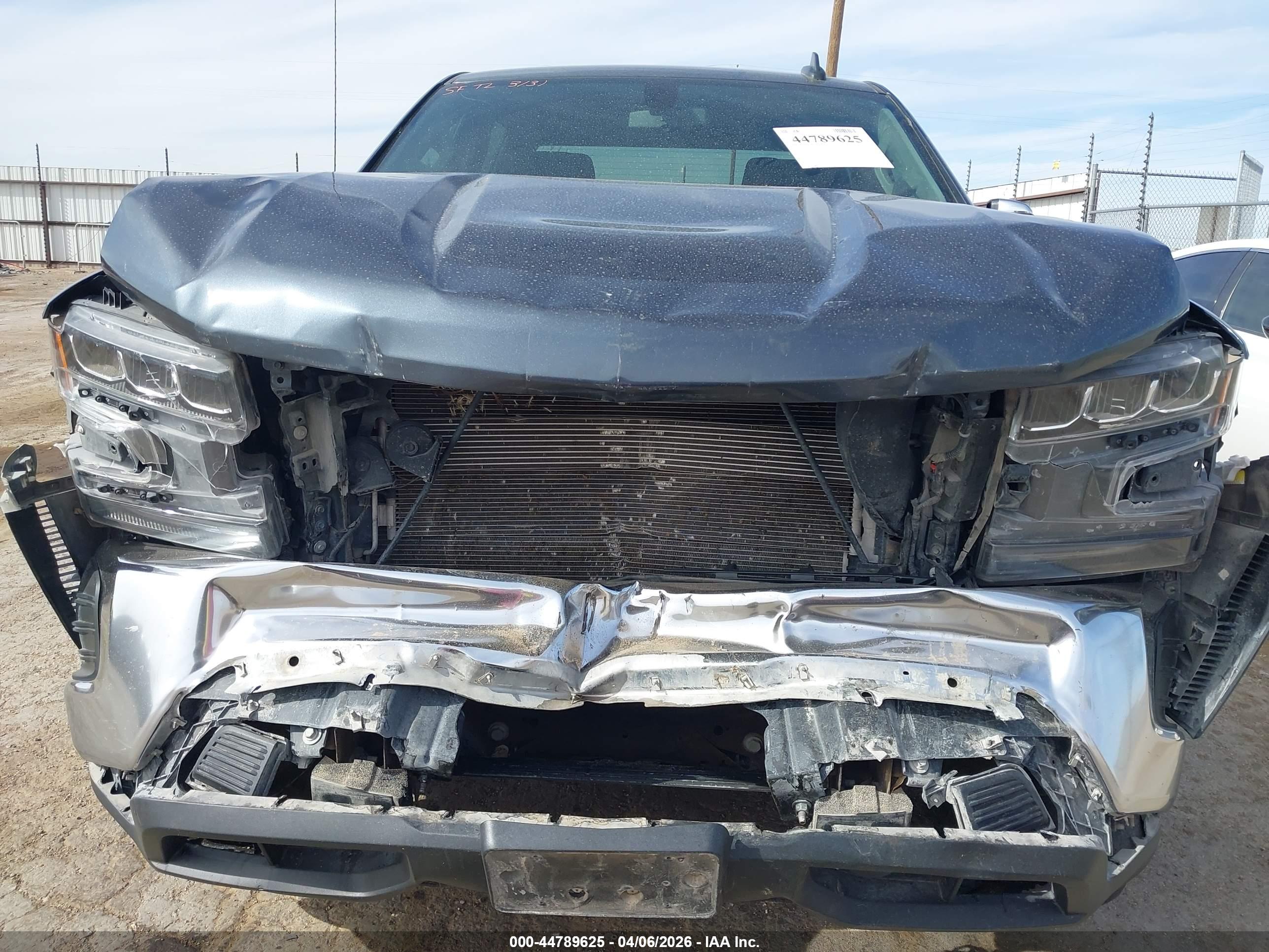 CHEVROLET SILVERADO image 6