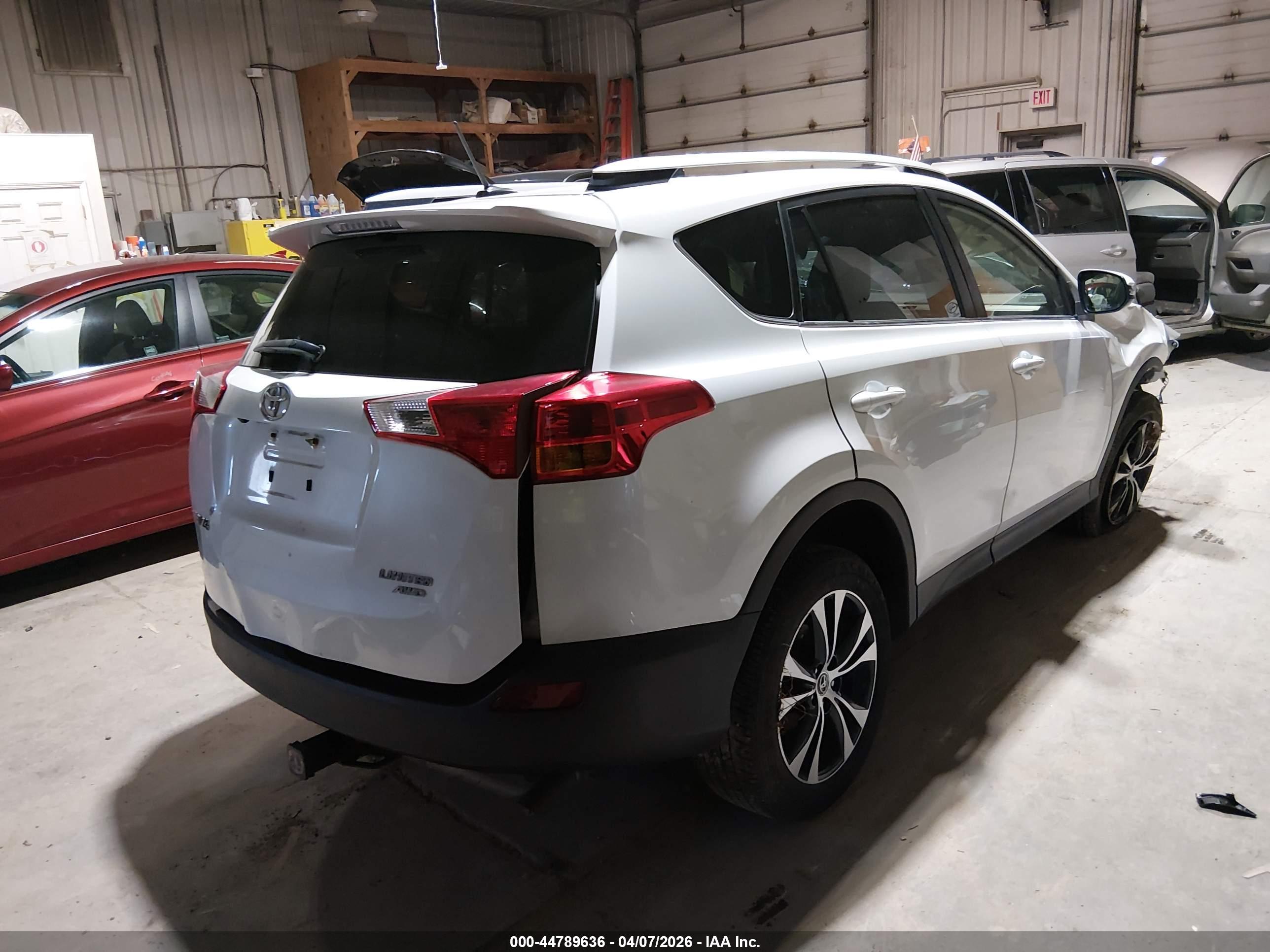 TOYOTA RAV4 image 4