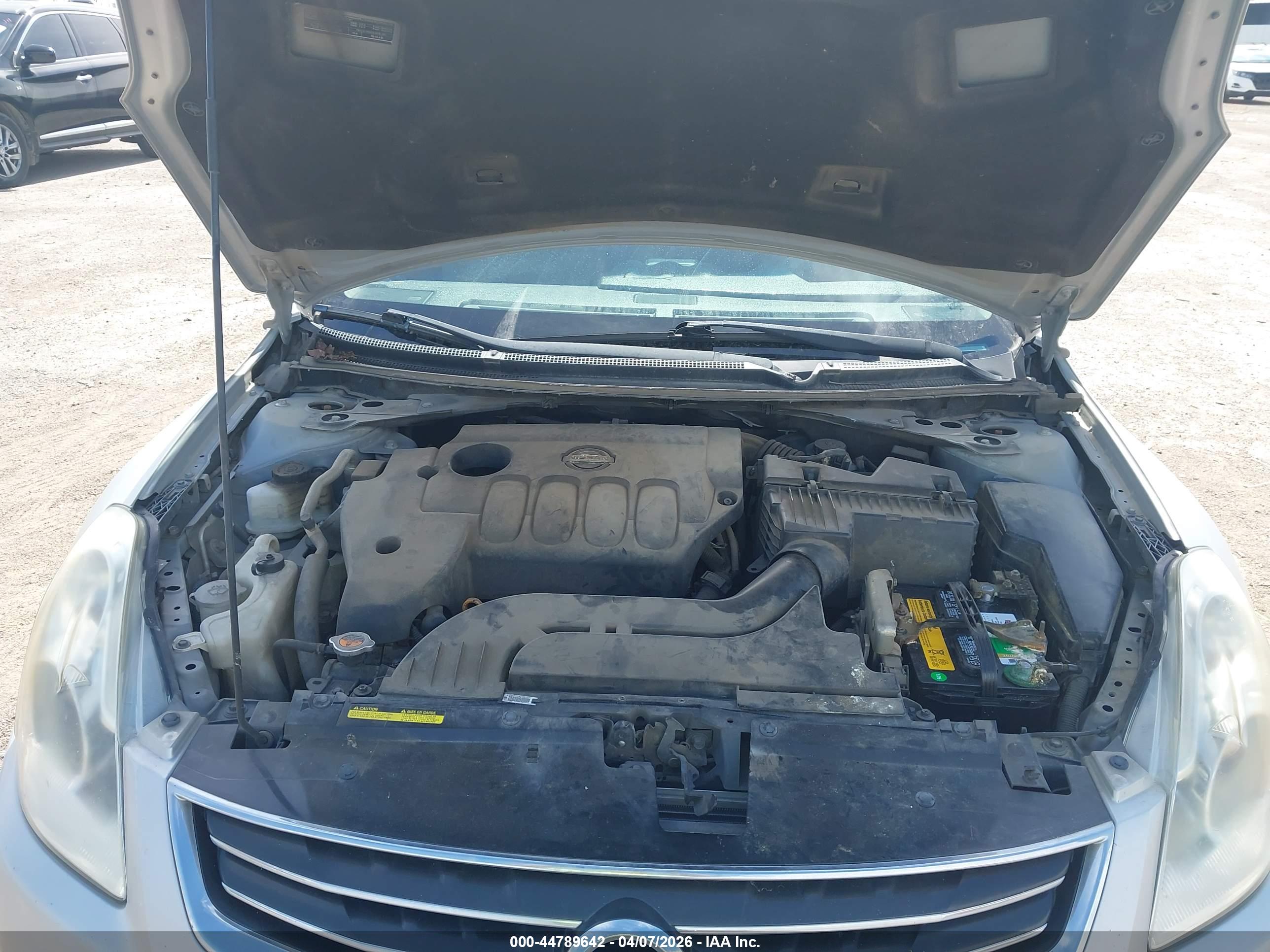 NISSAN ALTIMA image 10