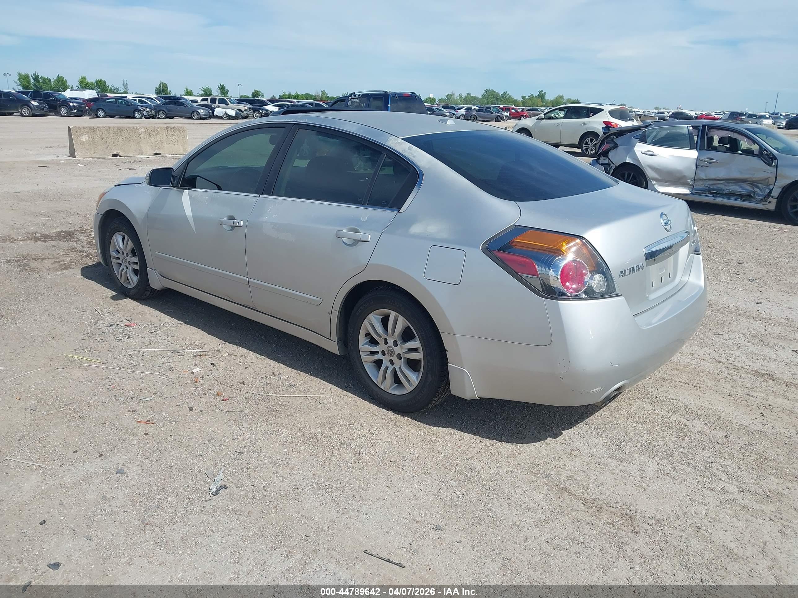 NISSAN ALTIMA image 3