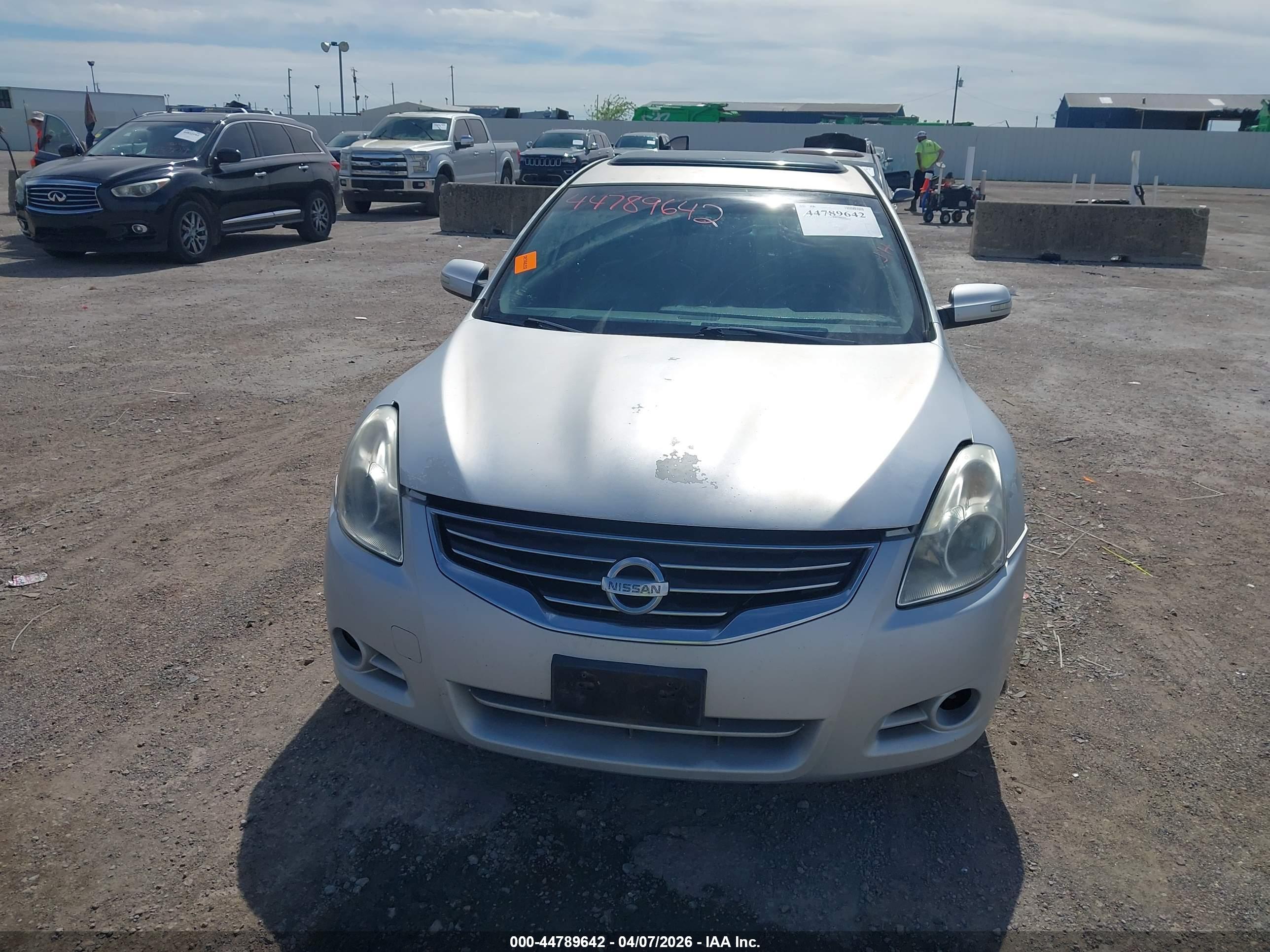 NISSAN ALTIMA image 6