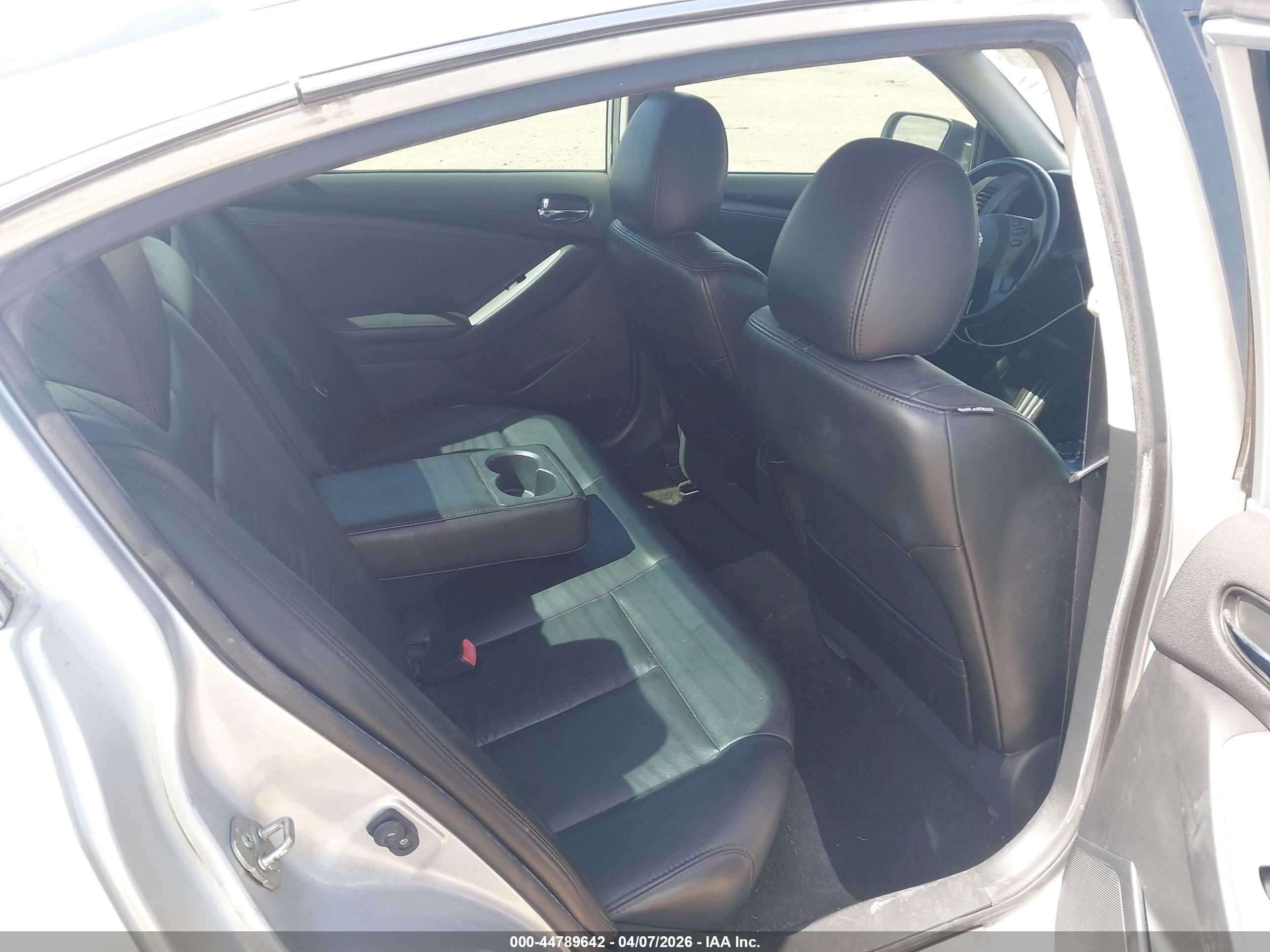 NISSAN ALTIMA image 8