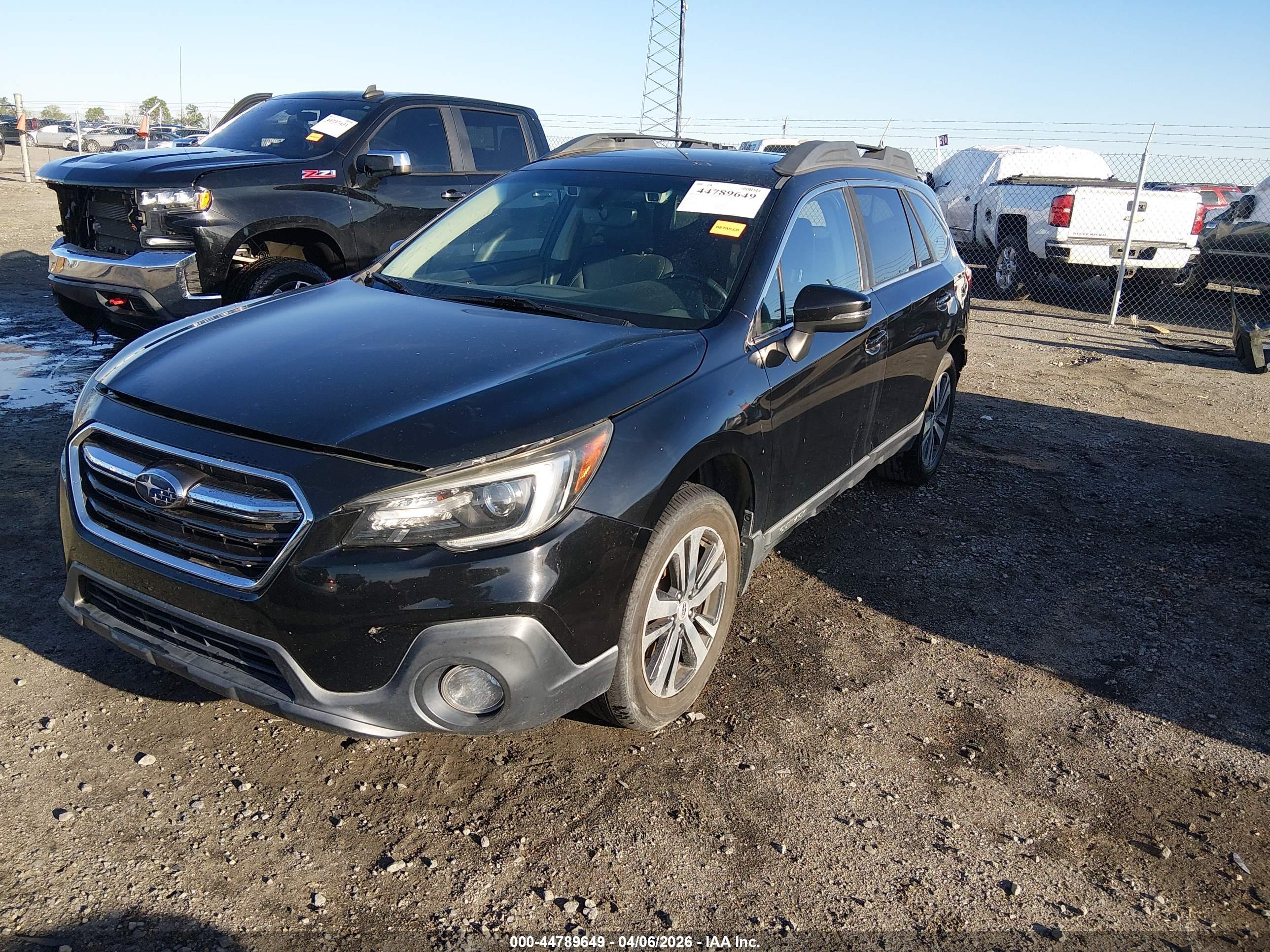 SUBARU OUTBACK image 2