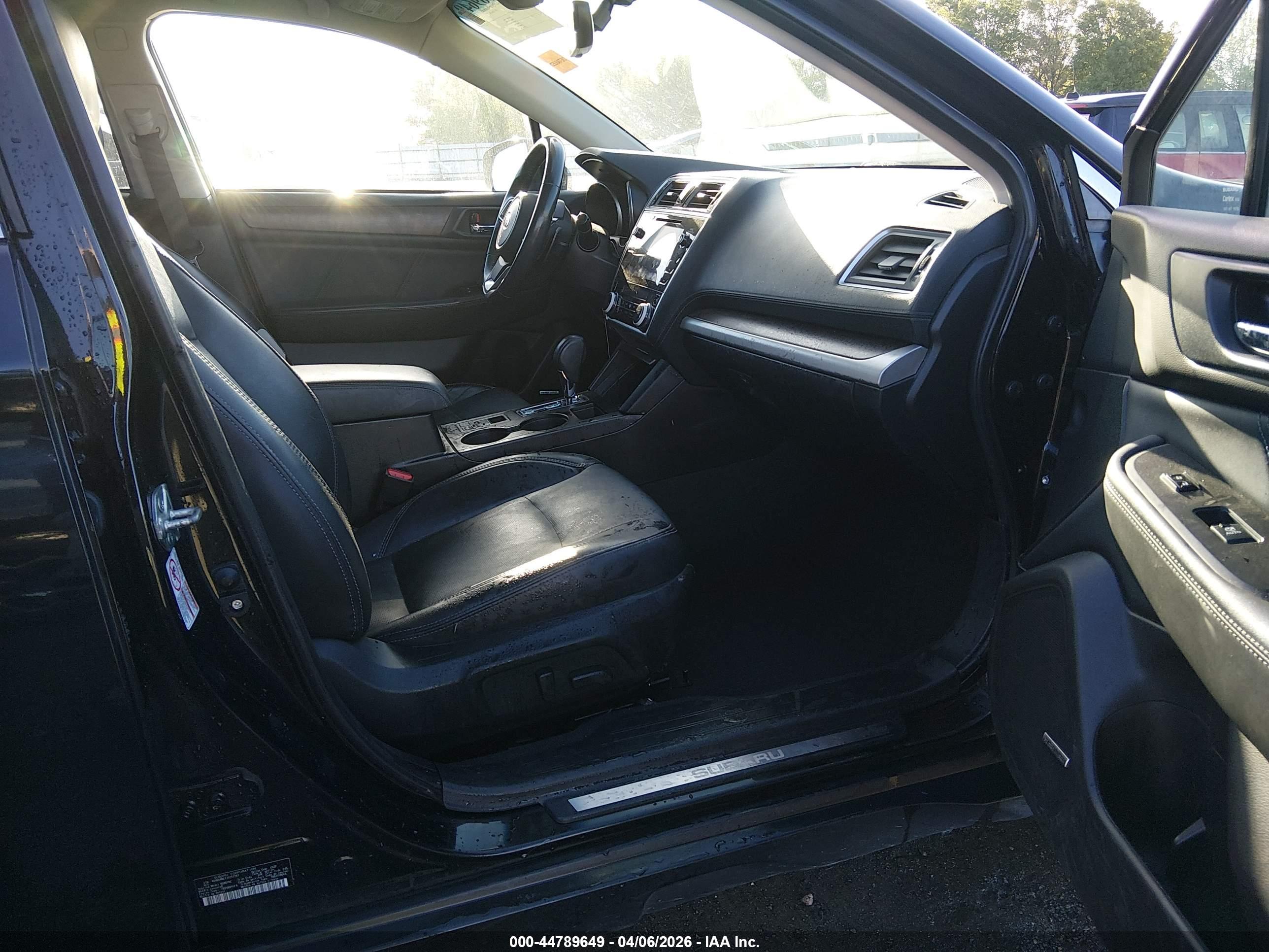 SUBARU OUTBACK image 5