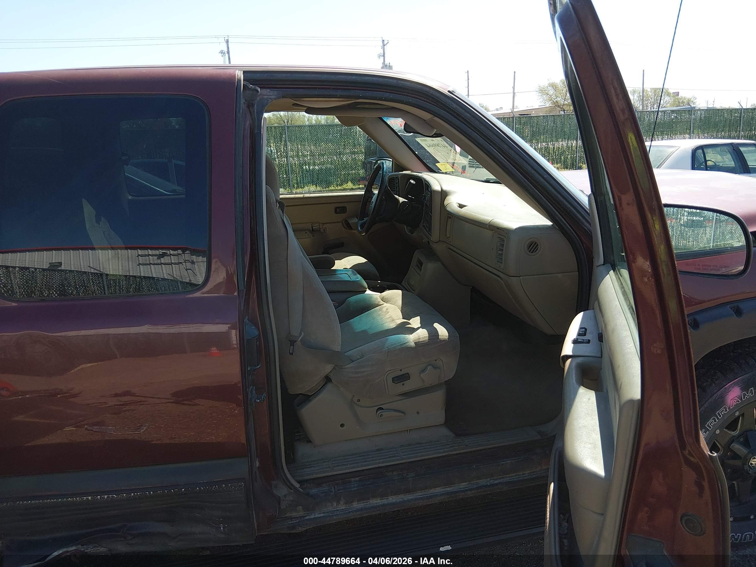 CHEVROLET SILVERADO image 5