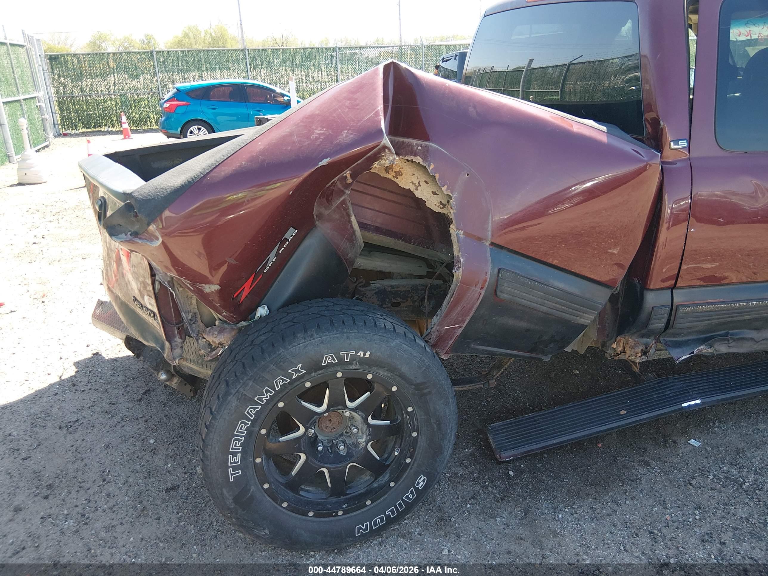 CHEVROLET SILVERADO image 6