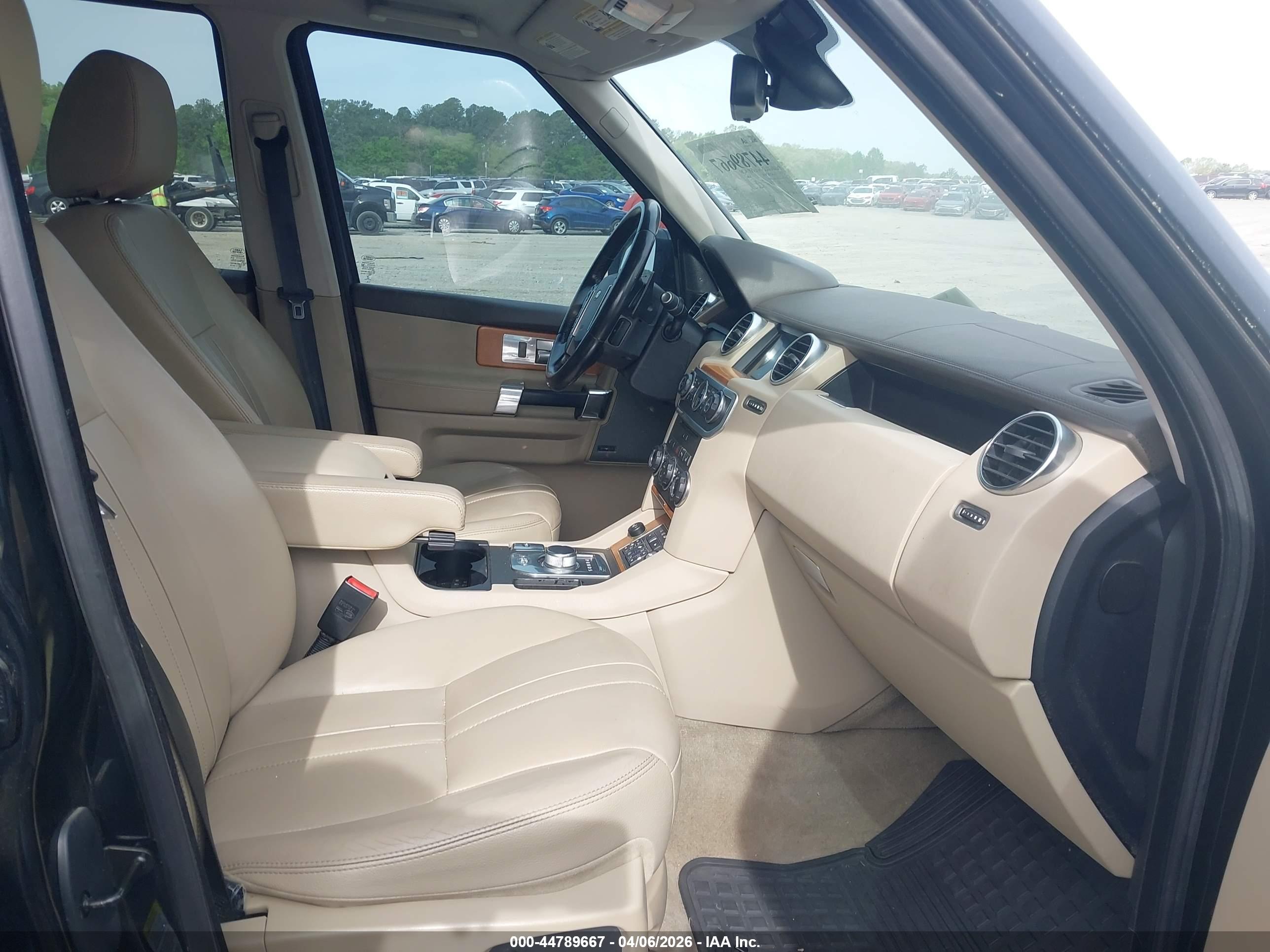 LAND ROVER image 5