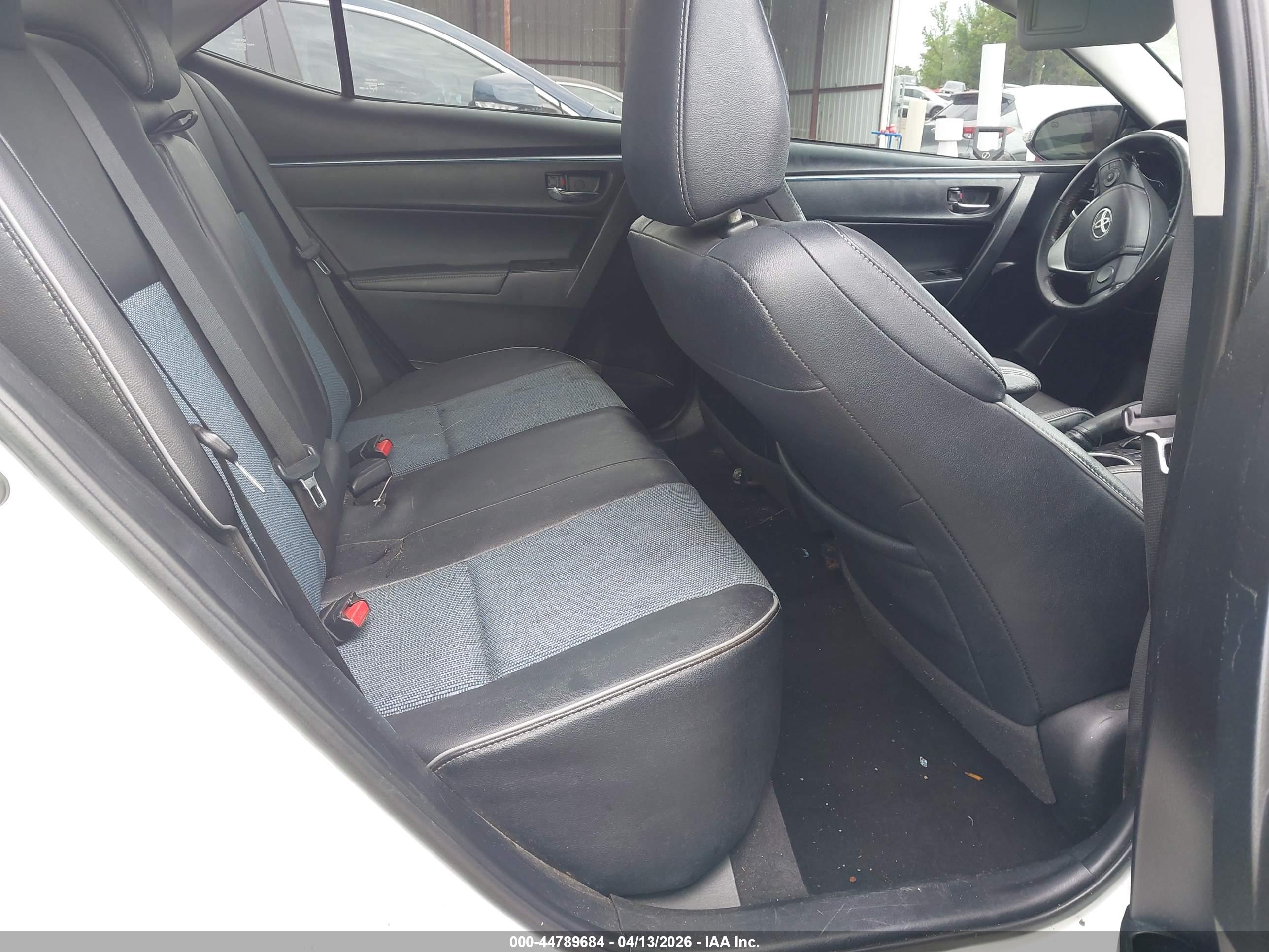 TOYOTA COROLLA image 8