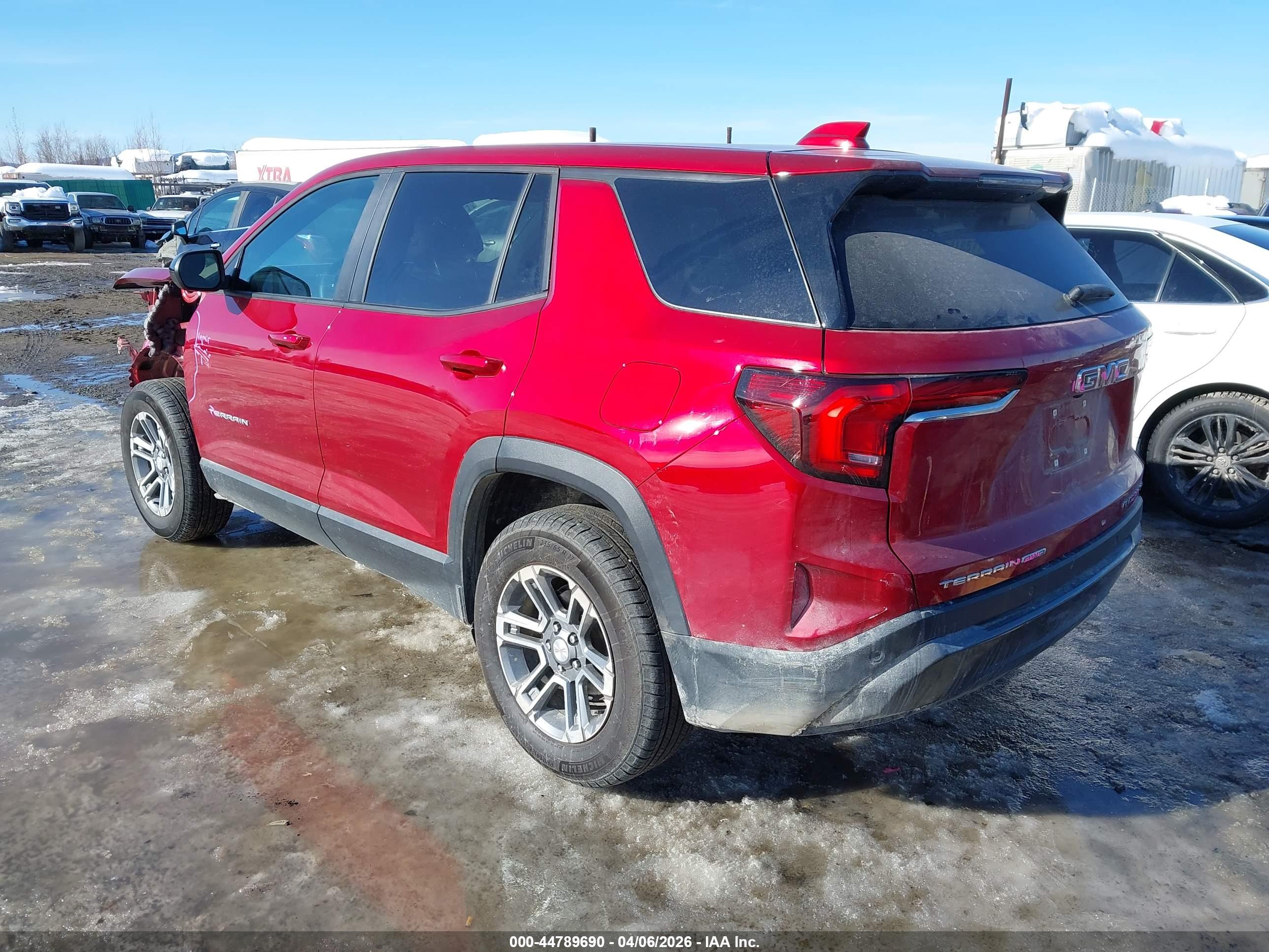 GMC TERRAIN image 3