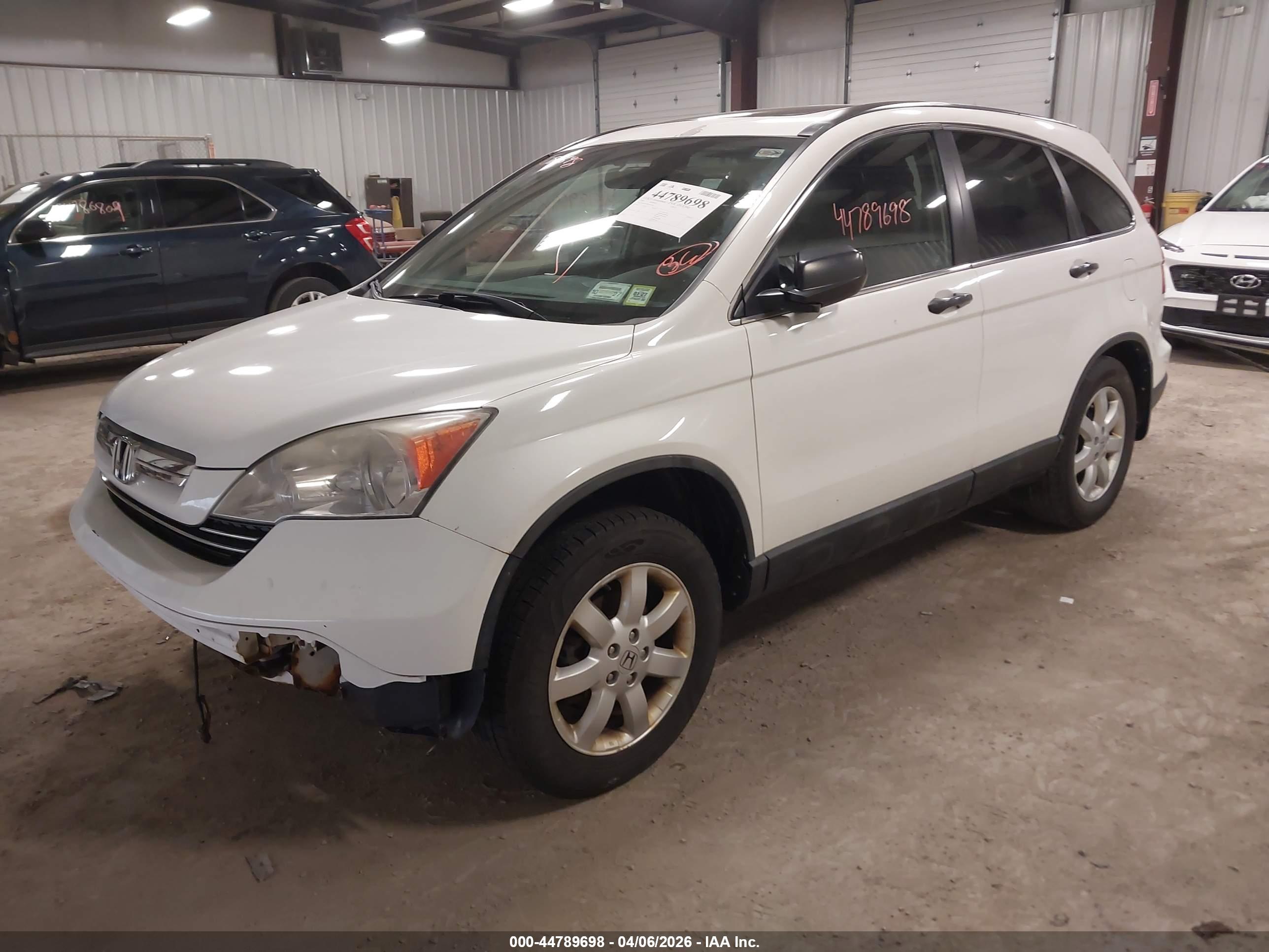 HONDA CR-V image 2