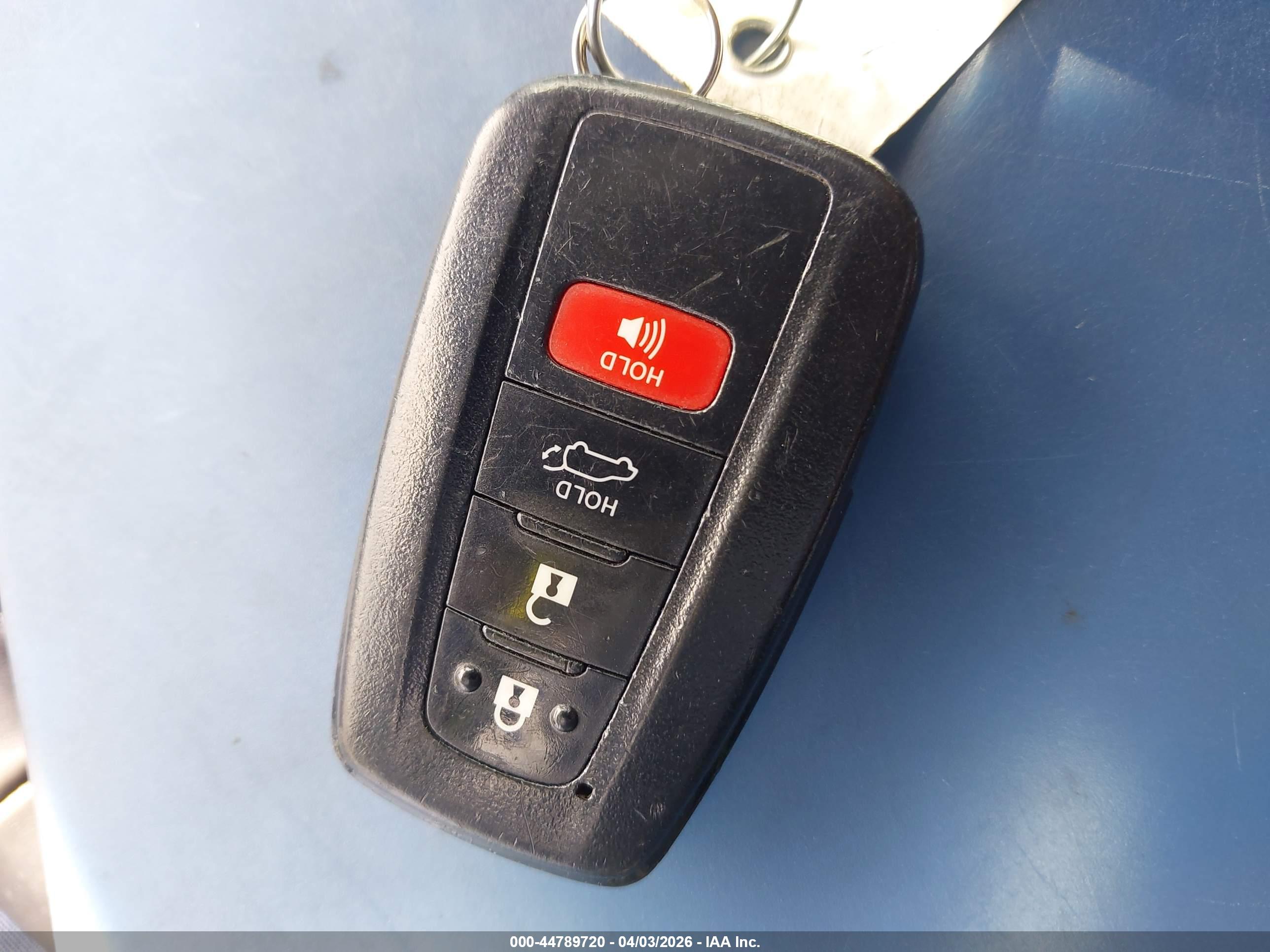 TOYOTA RAV4 image 11