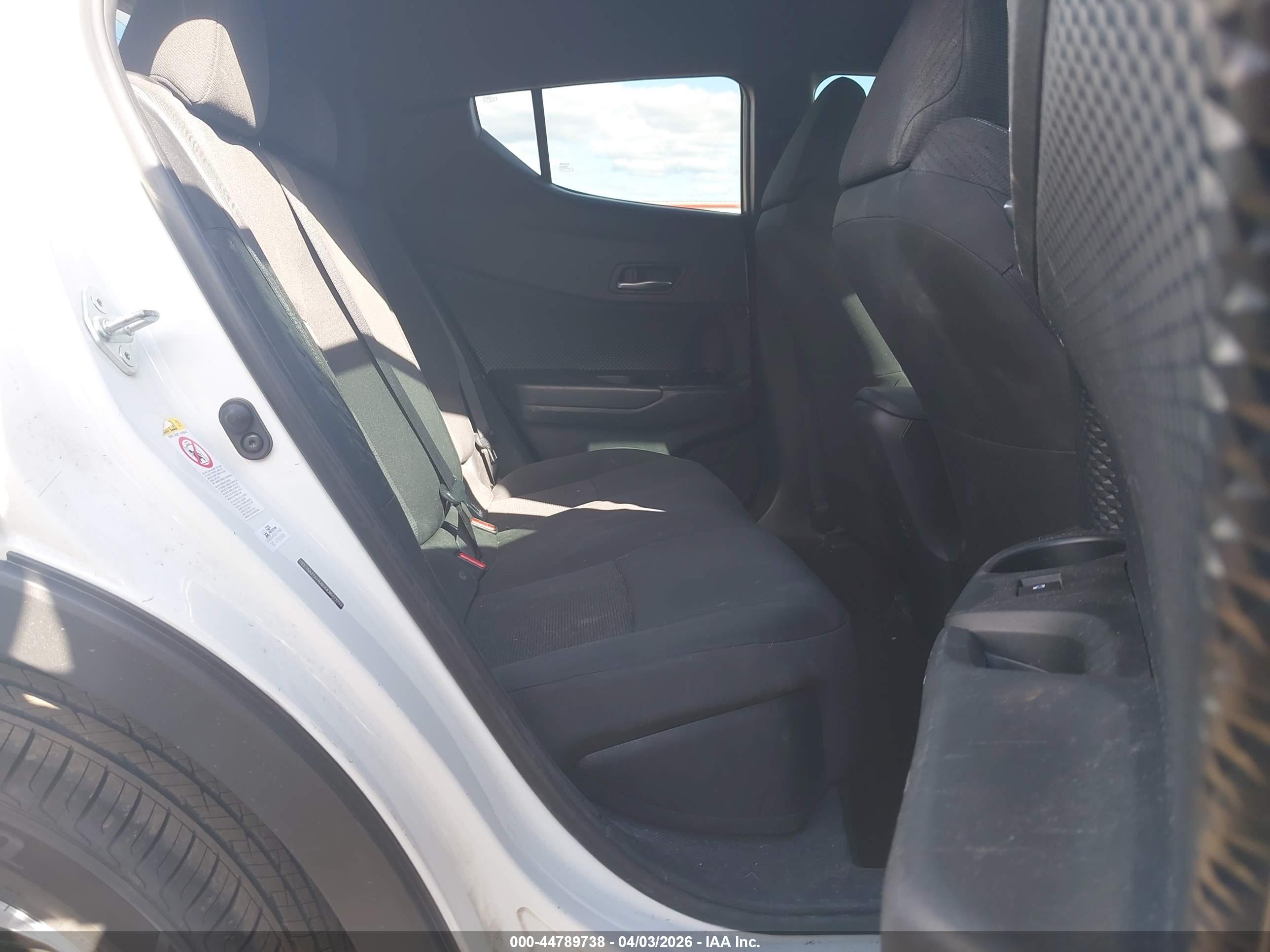 TOYOTA C-HR image 8