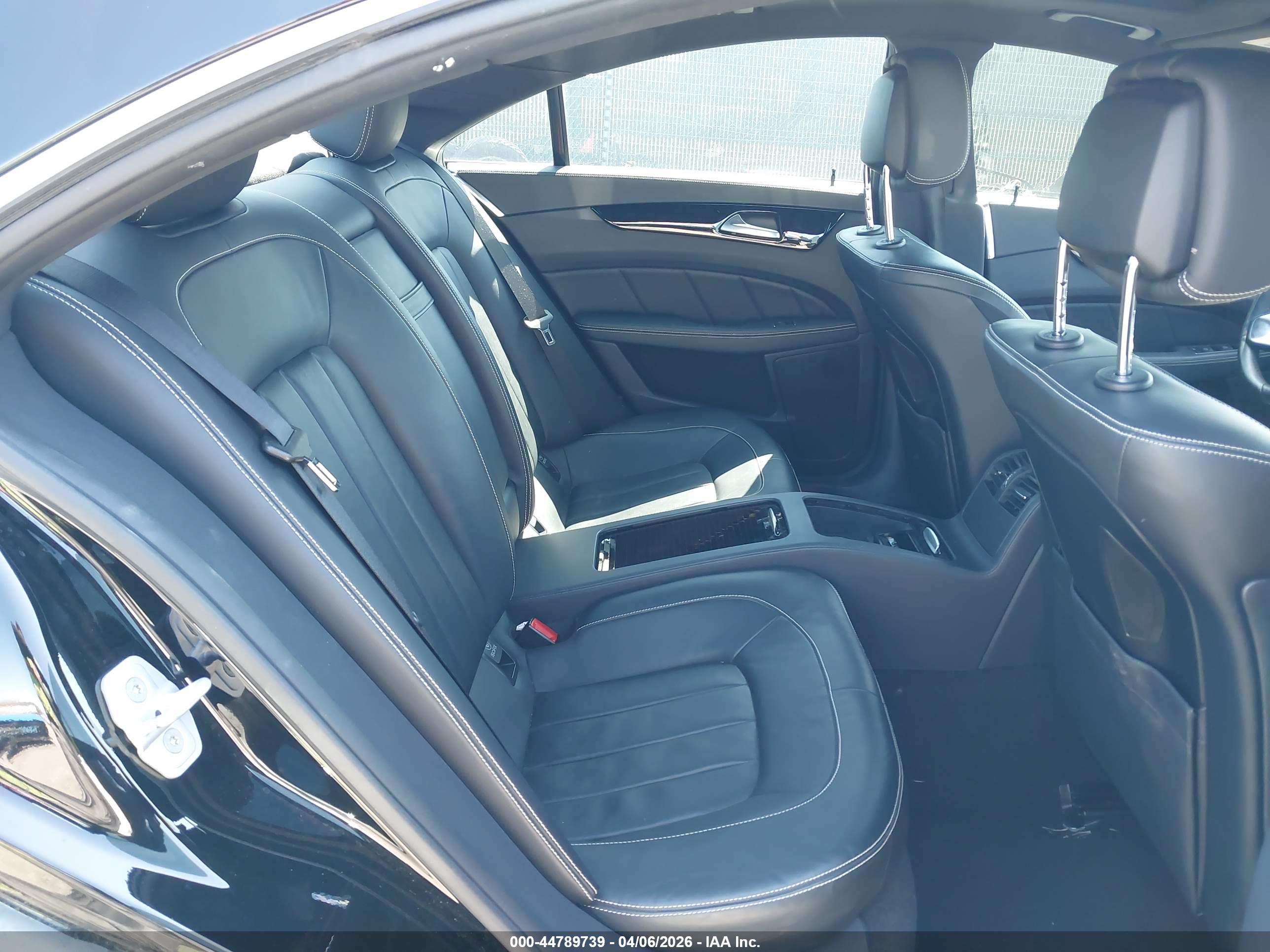 MERCEDES-BENZ CLS image 8