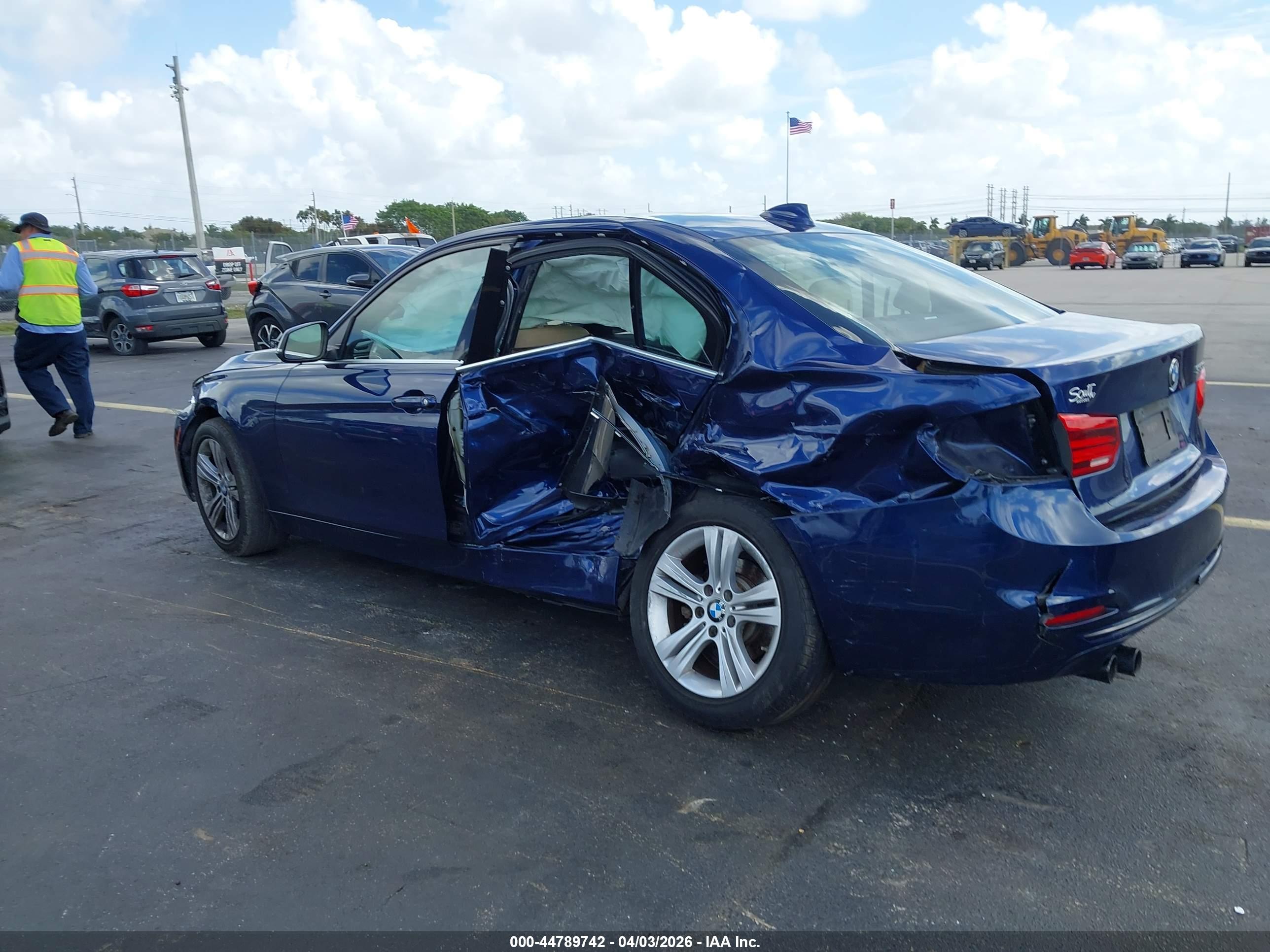 BMW 330I image 3