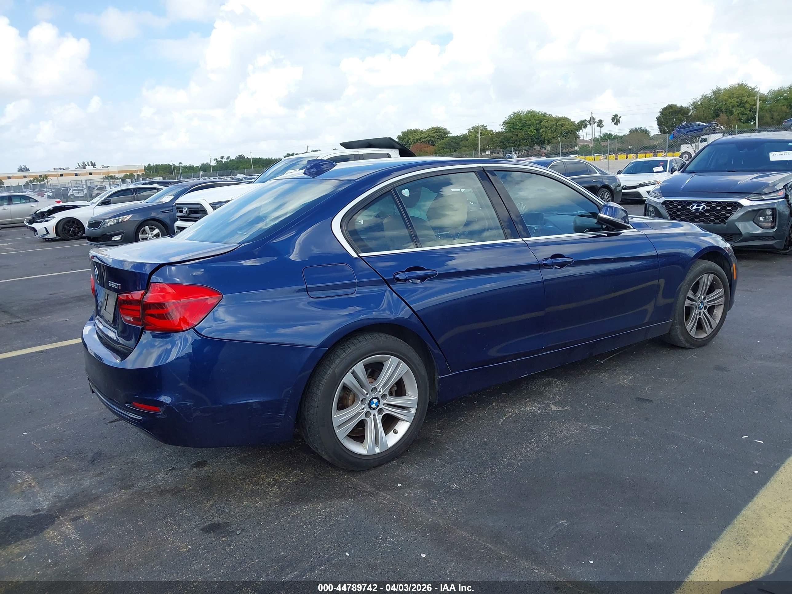 BMW 330I image 4