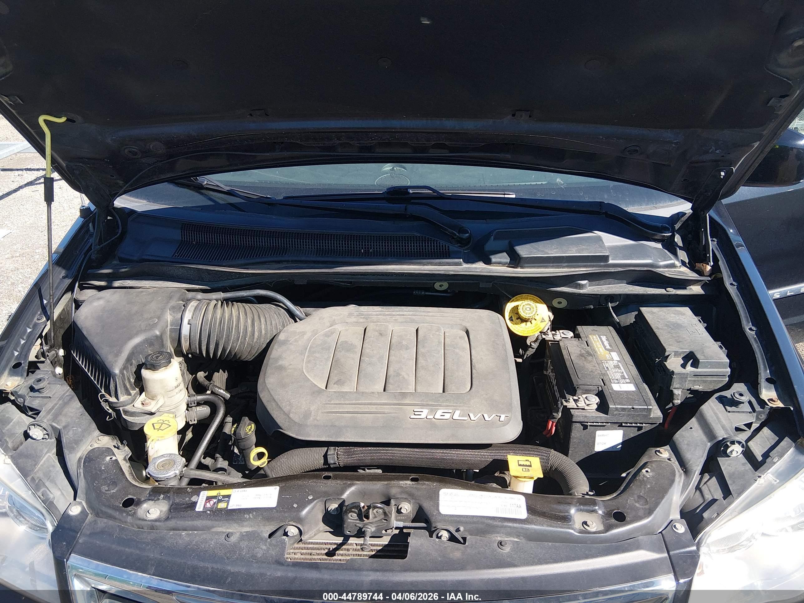 CHRYSLER TOWN image 10