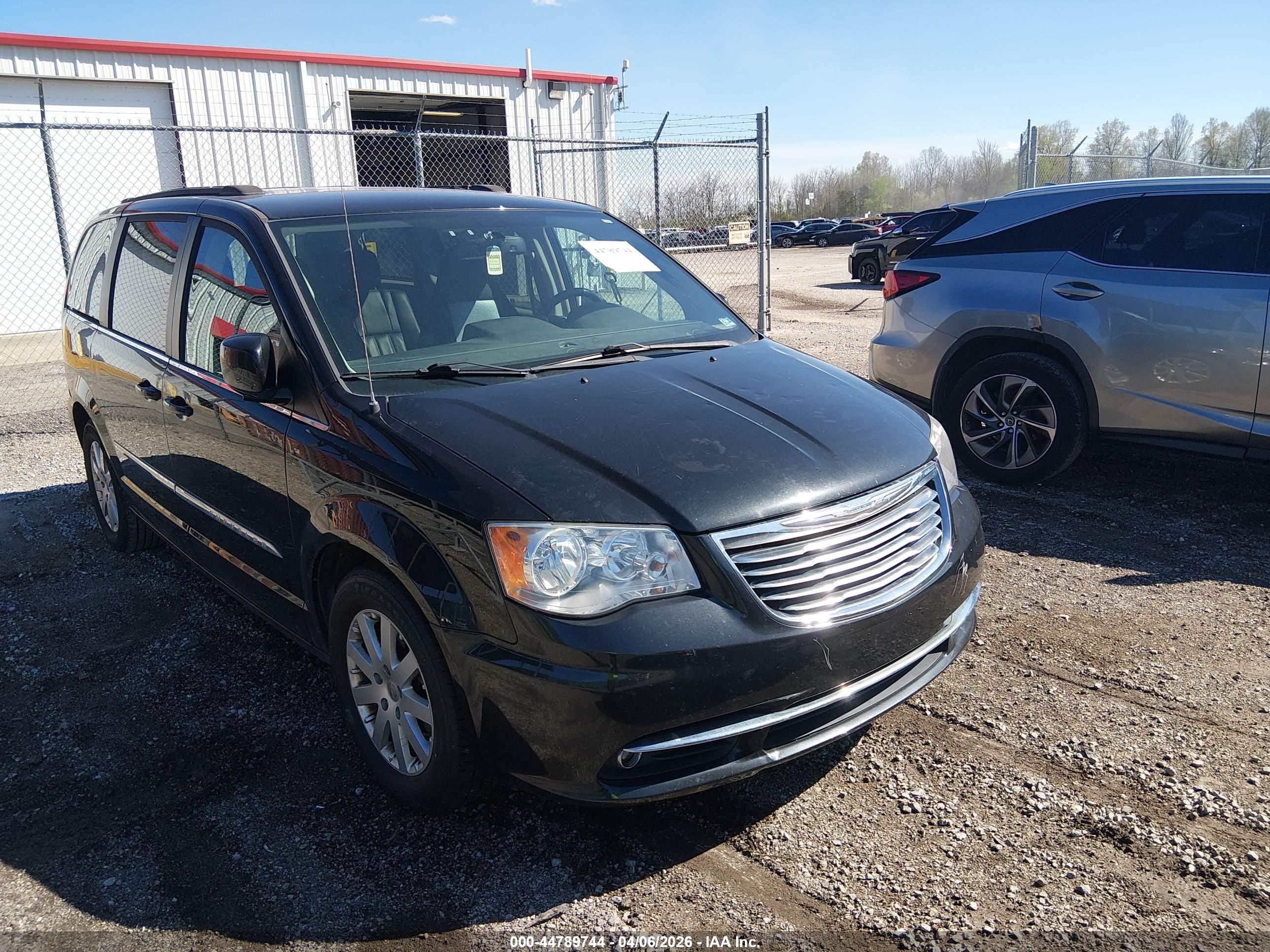 CHRYSLER TOWN image 6