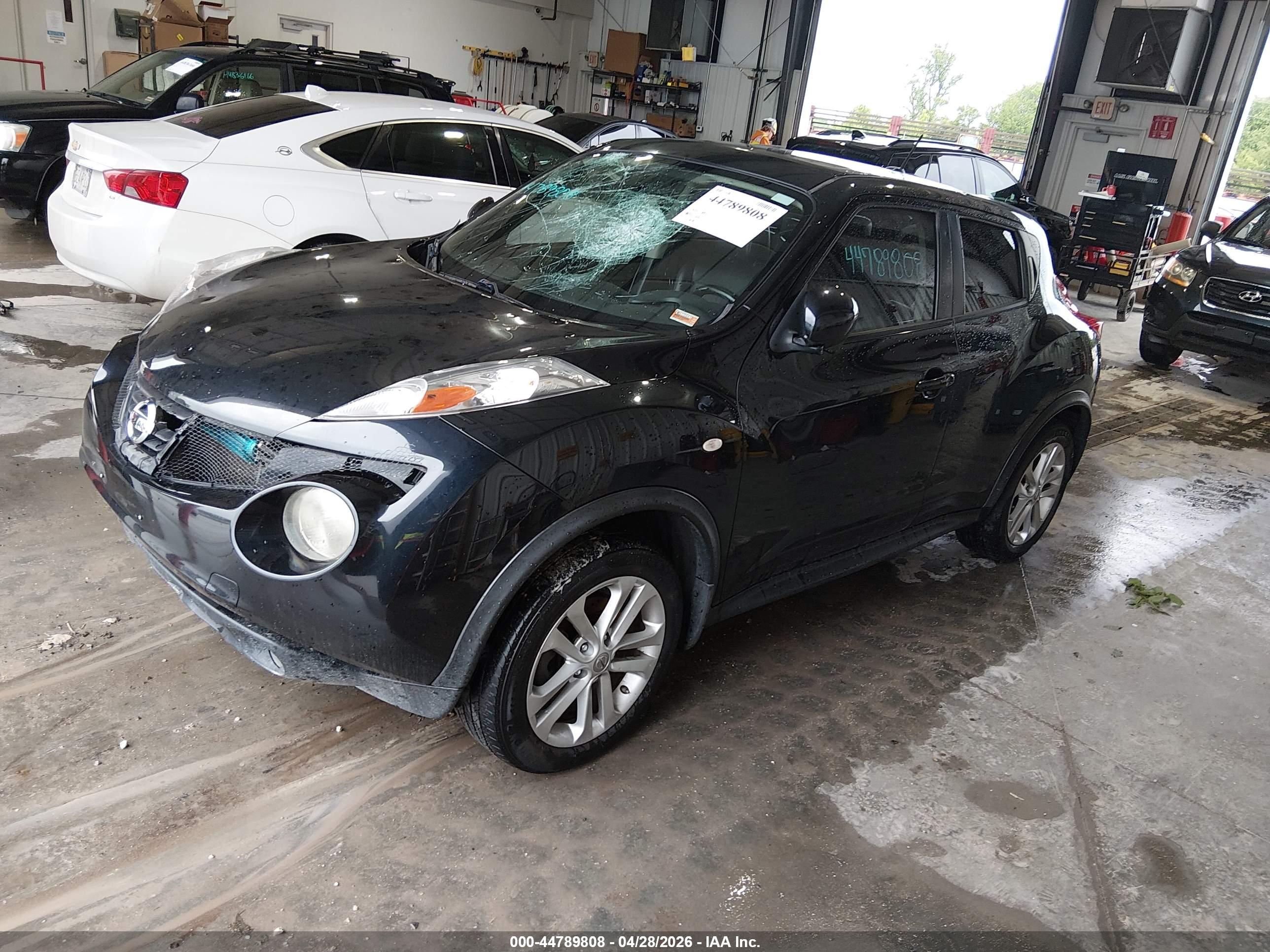 NISSAN JUKE image 2