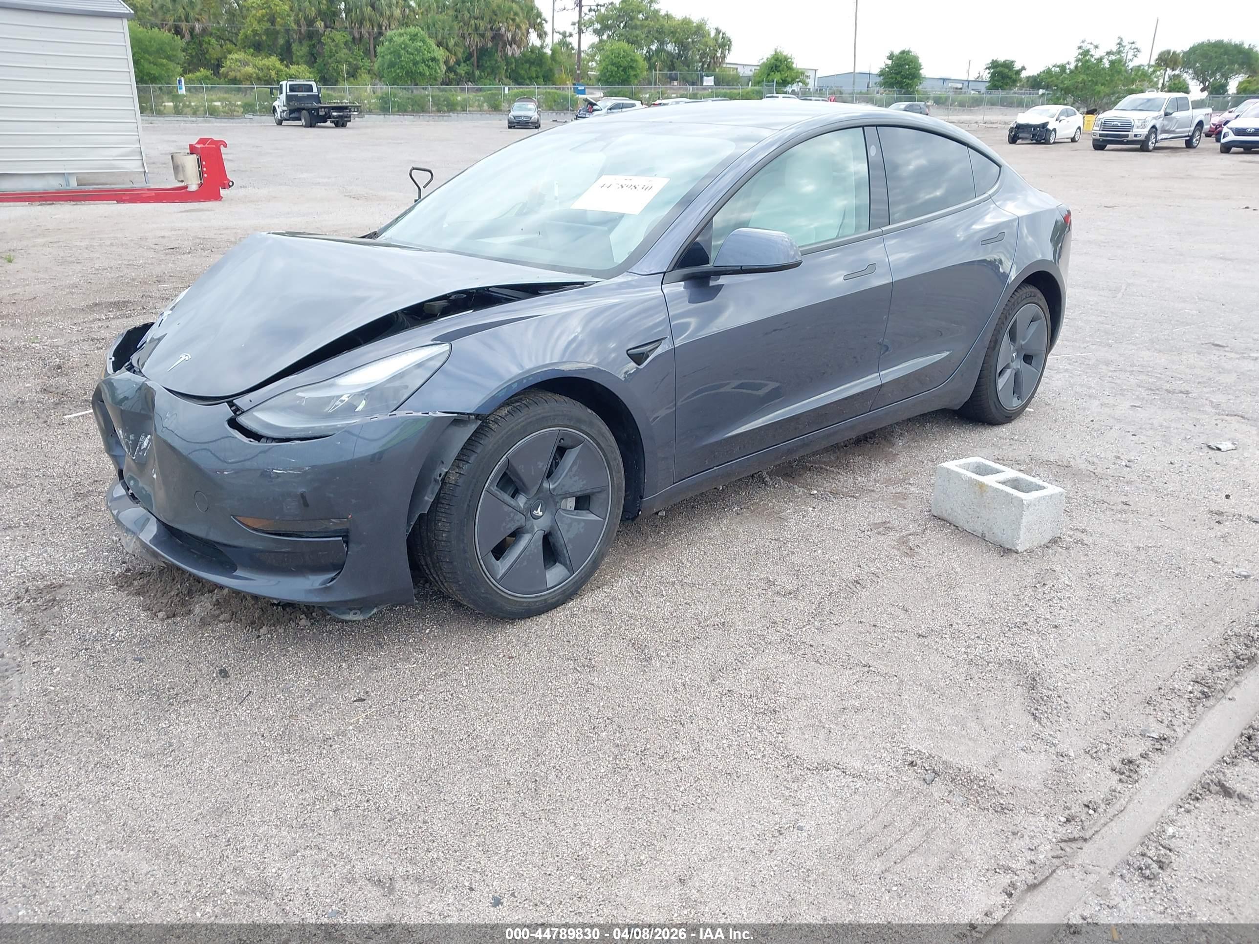 TESLA MODEL image 2