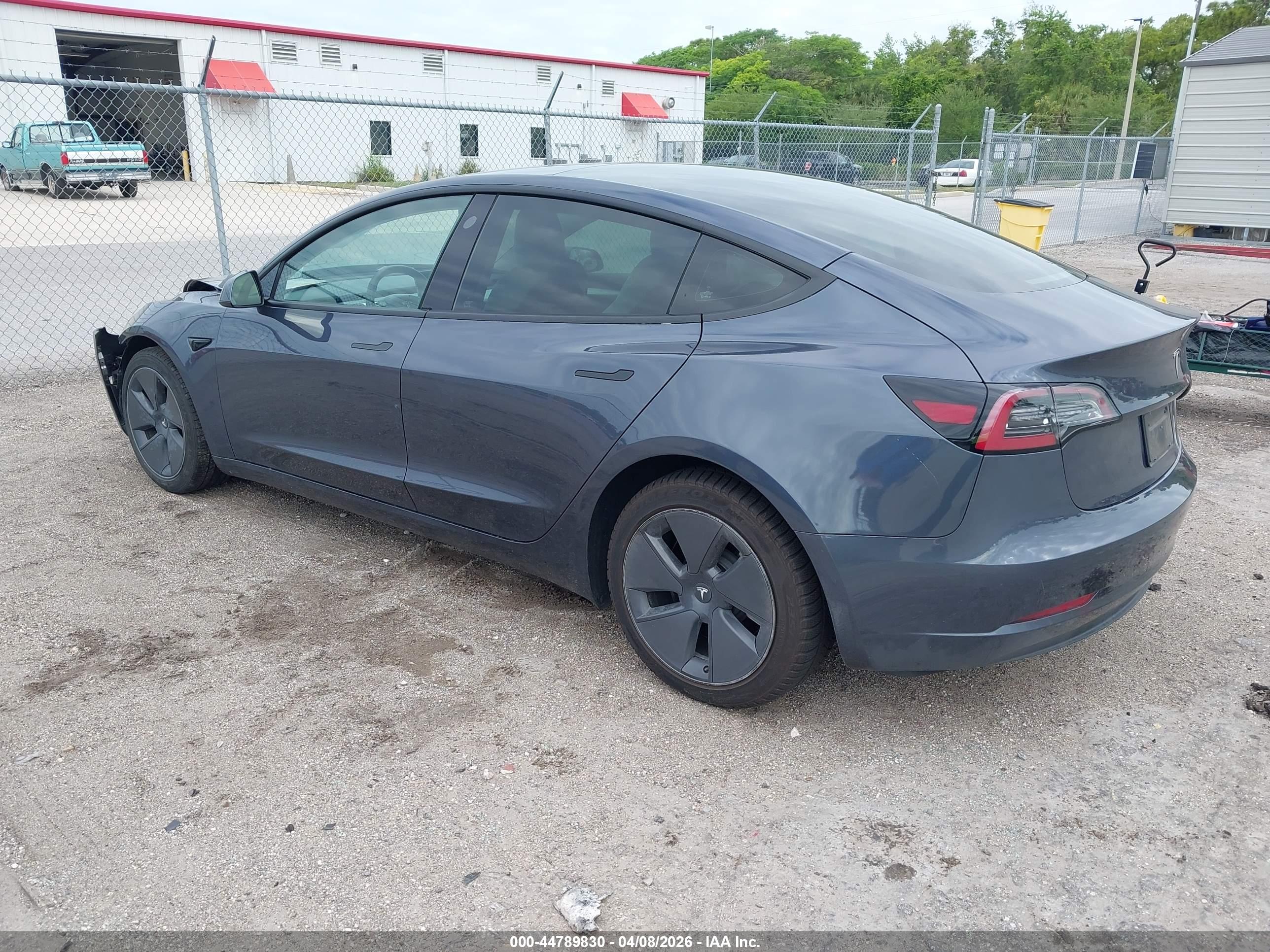 TESLA MODEL image 3