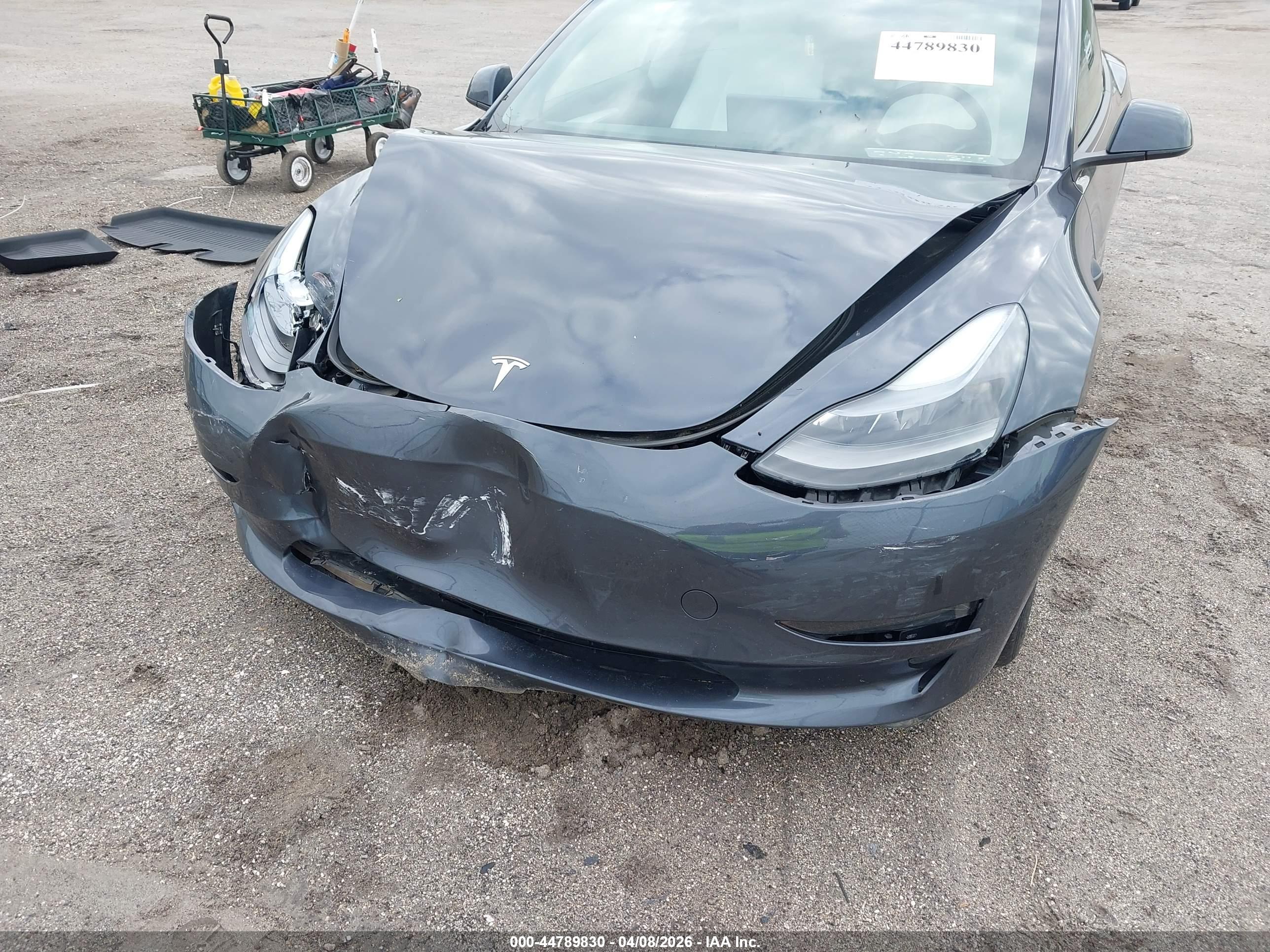 TESLA MODEL image 6