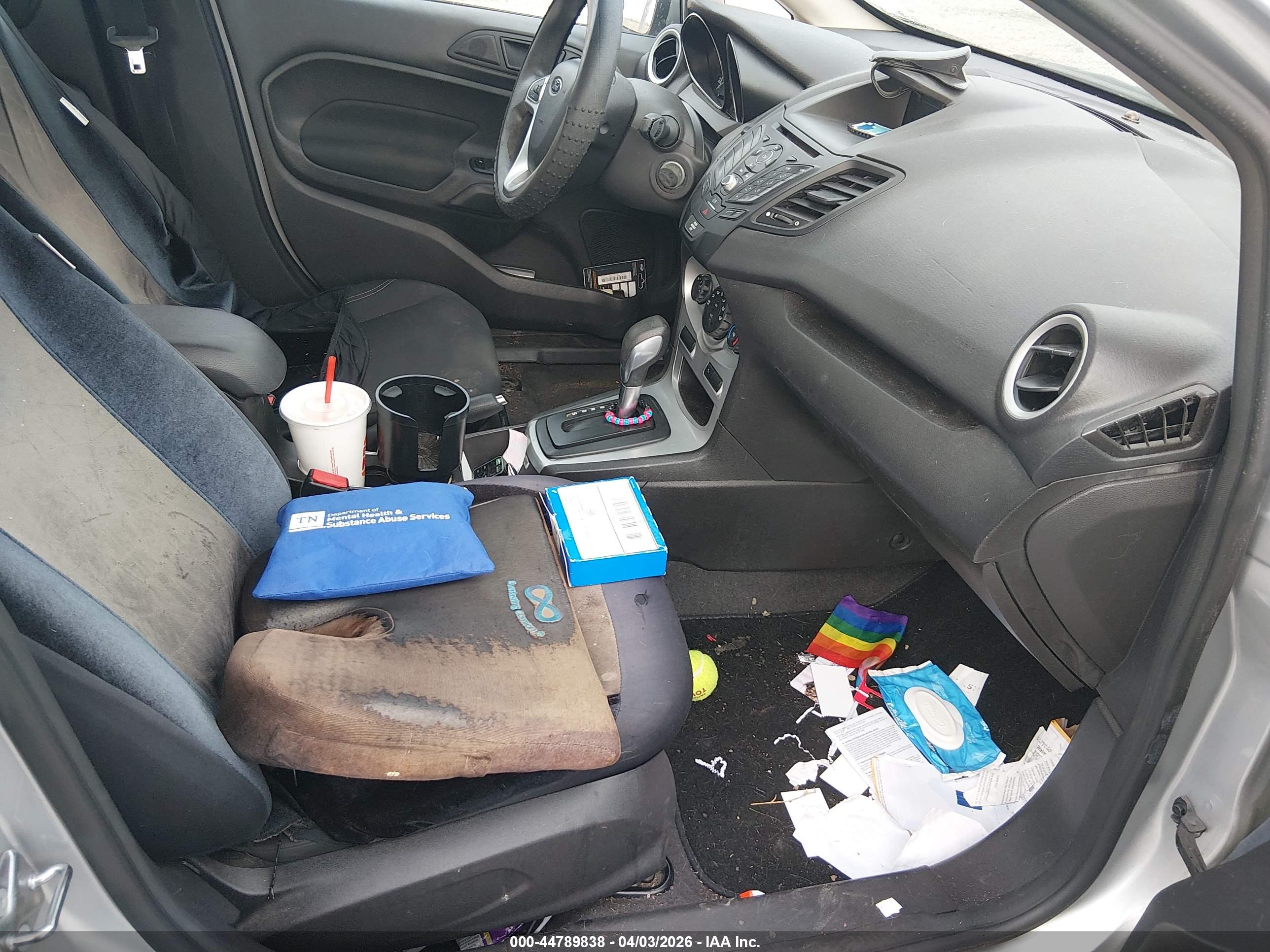 FORD FIESTA image 5