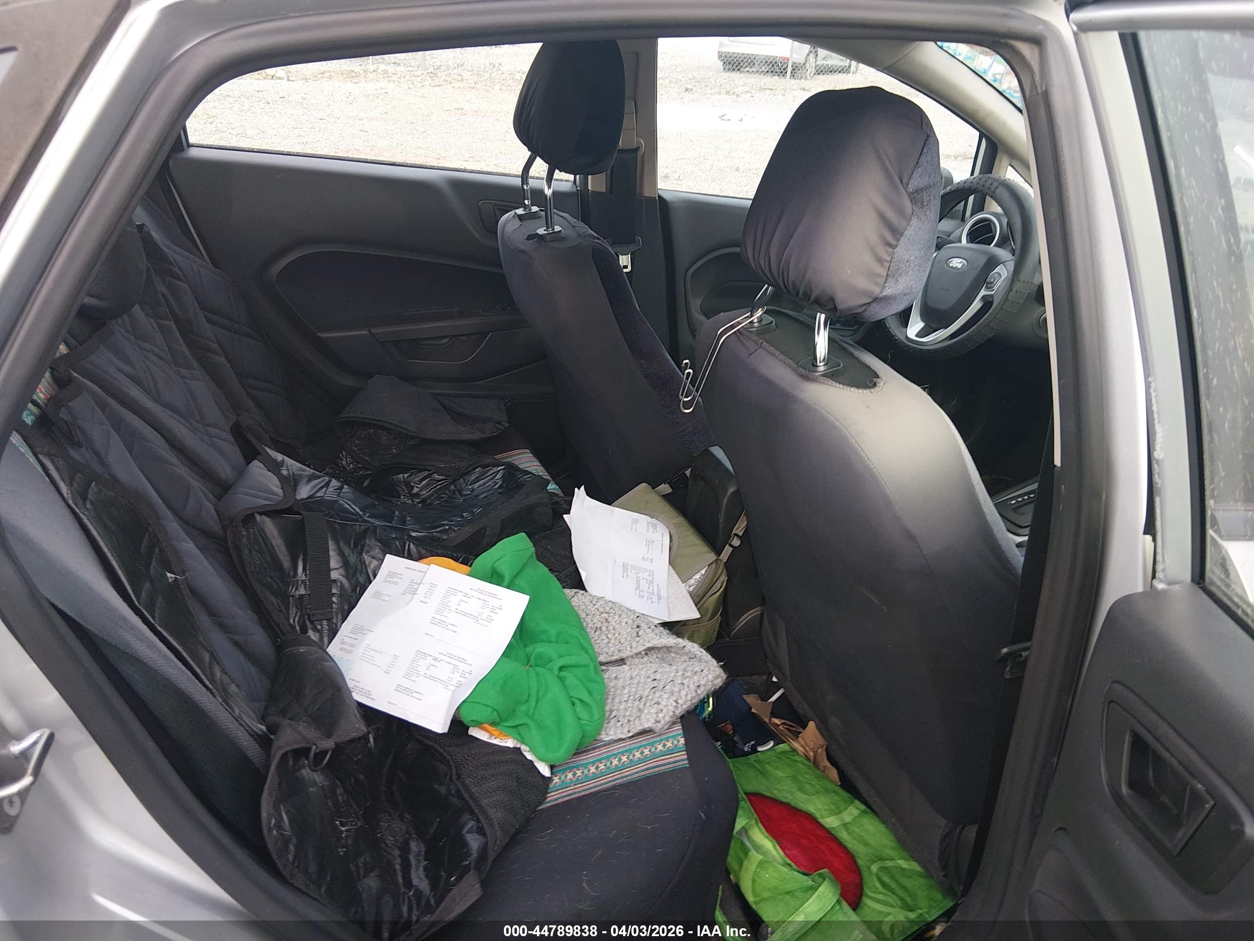FORD FIESTA image 8