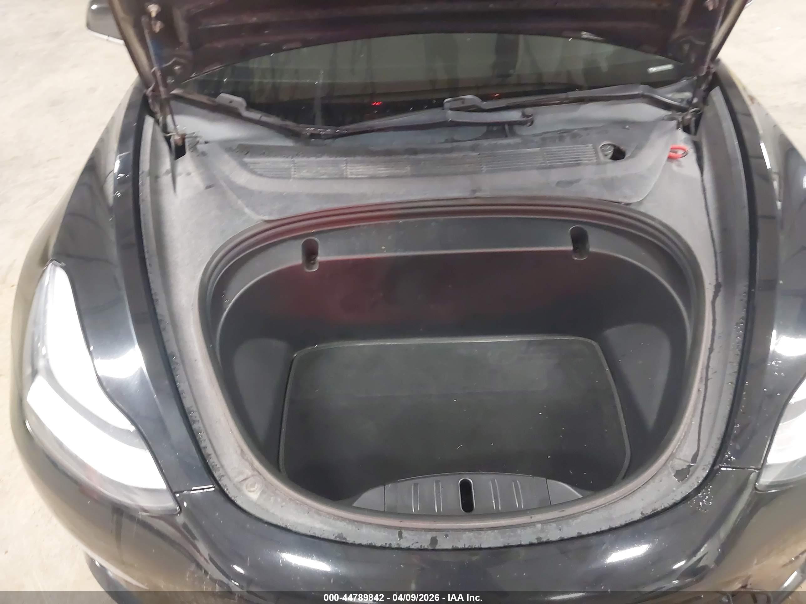 TESLA MODEL image 10