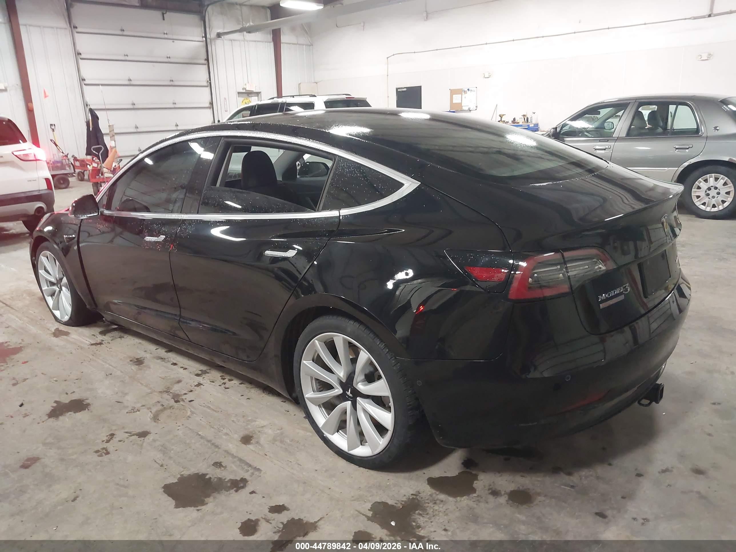 TESLA MODEL image 3