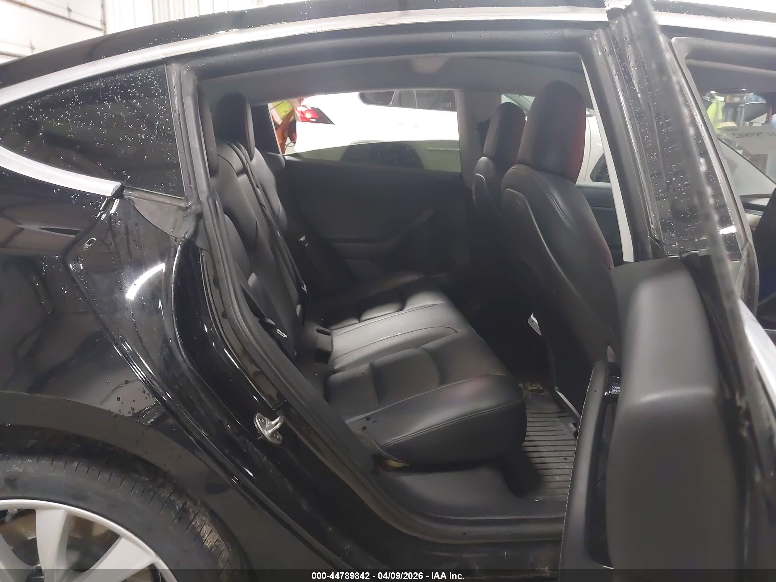 TESLA MODEL image 8