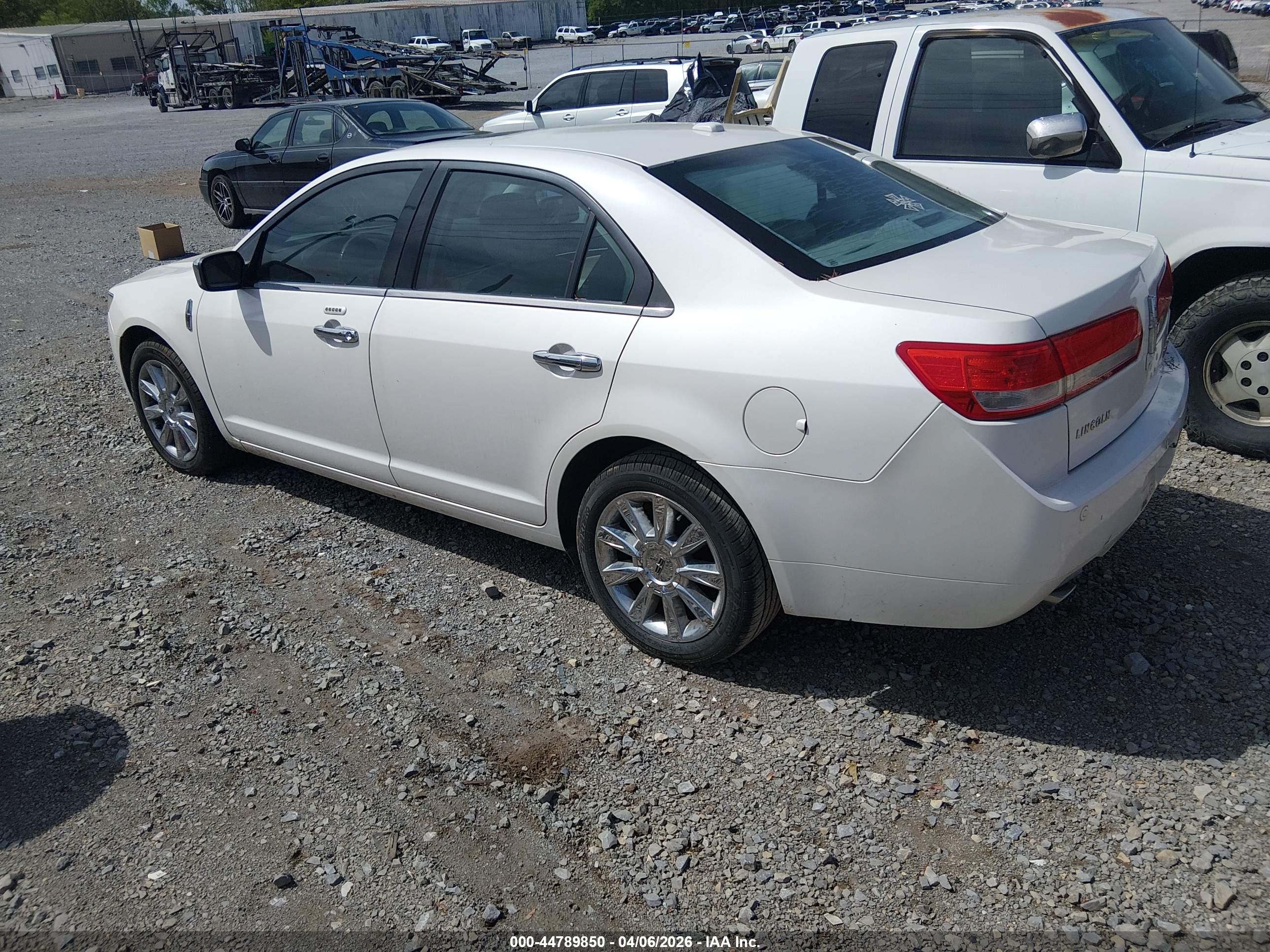 LINCOLN MKZ image 3