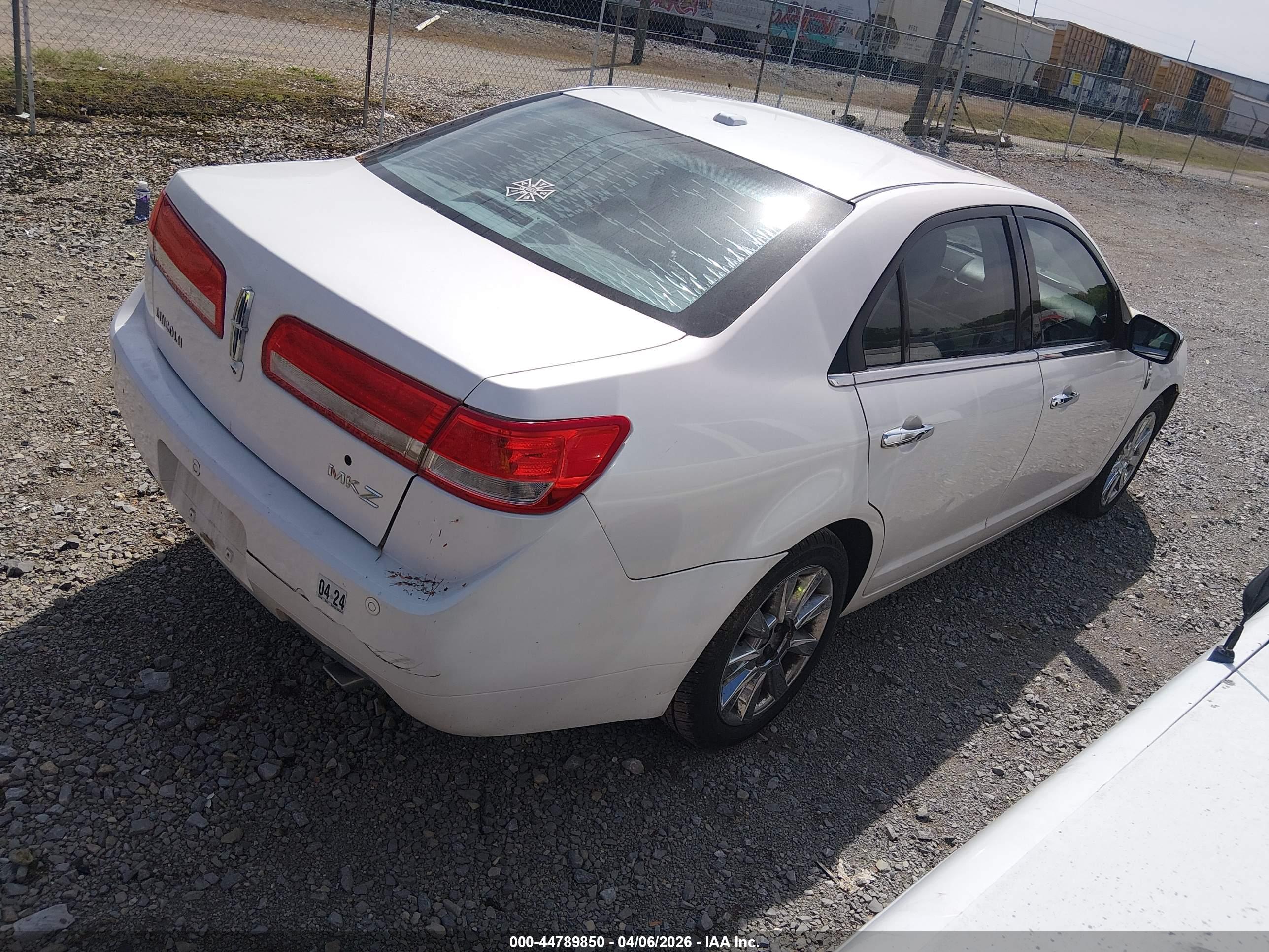LINCOLN MKZ image 4