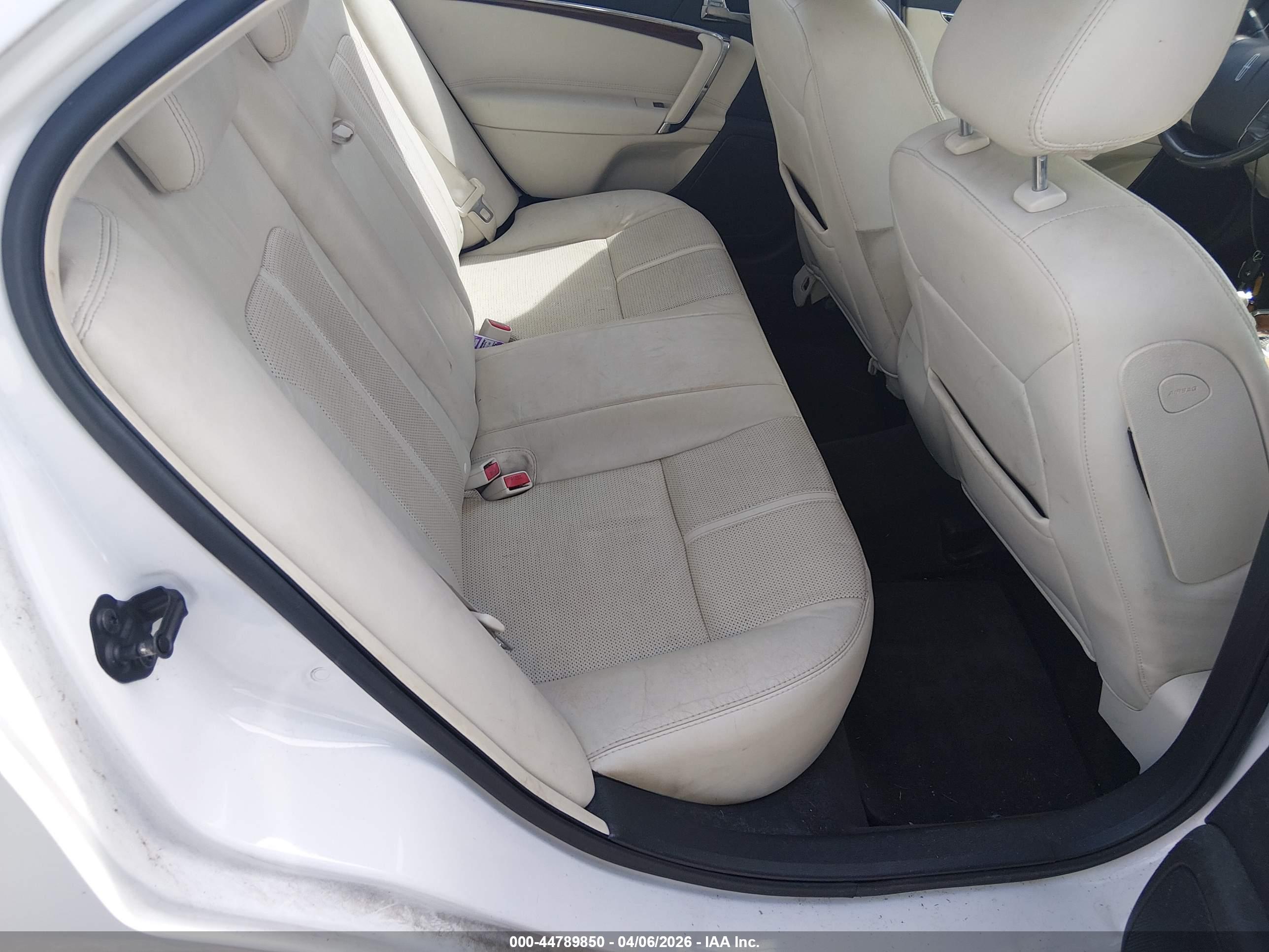 LINCOLN MKZ image 8