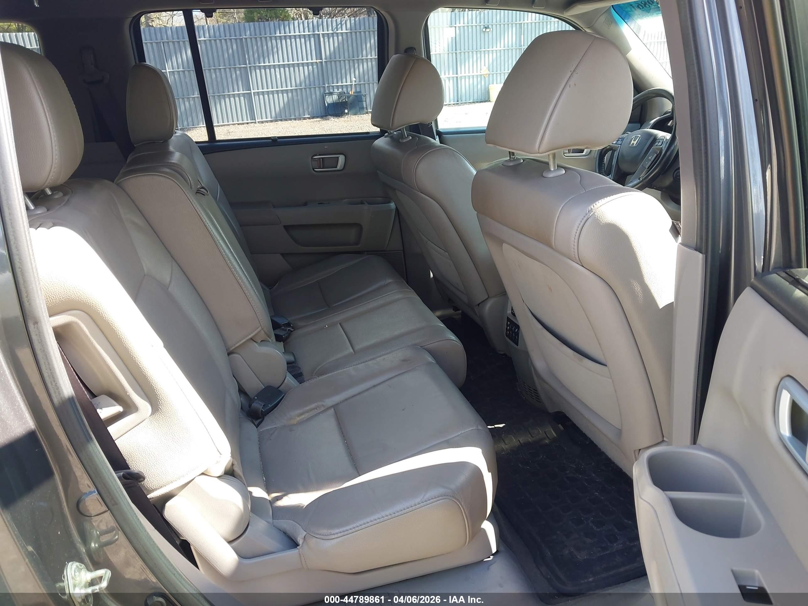 HONDA PILOT image 8