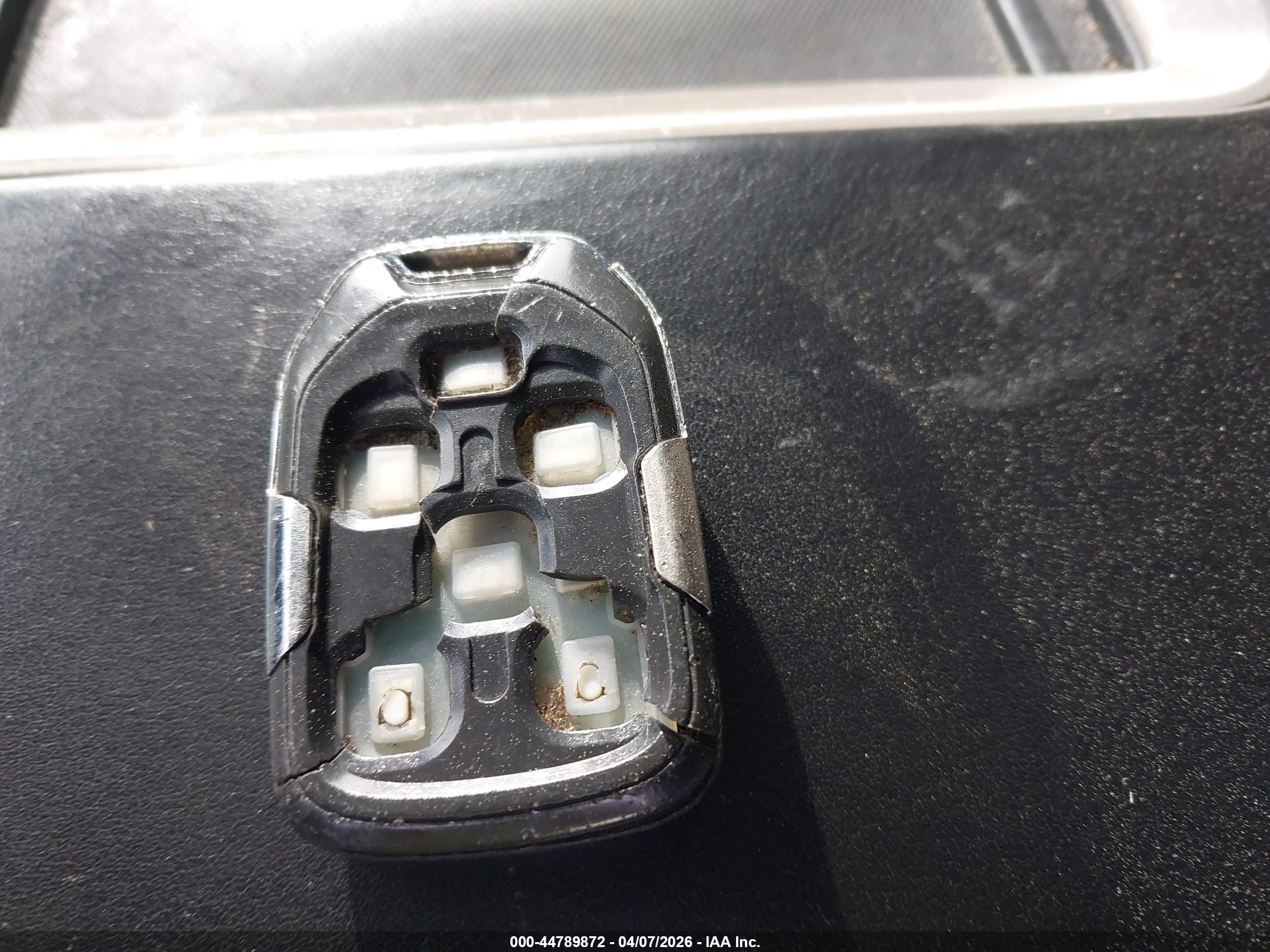GMC YUKON image 11