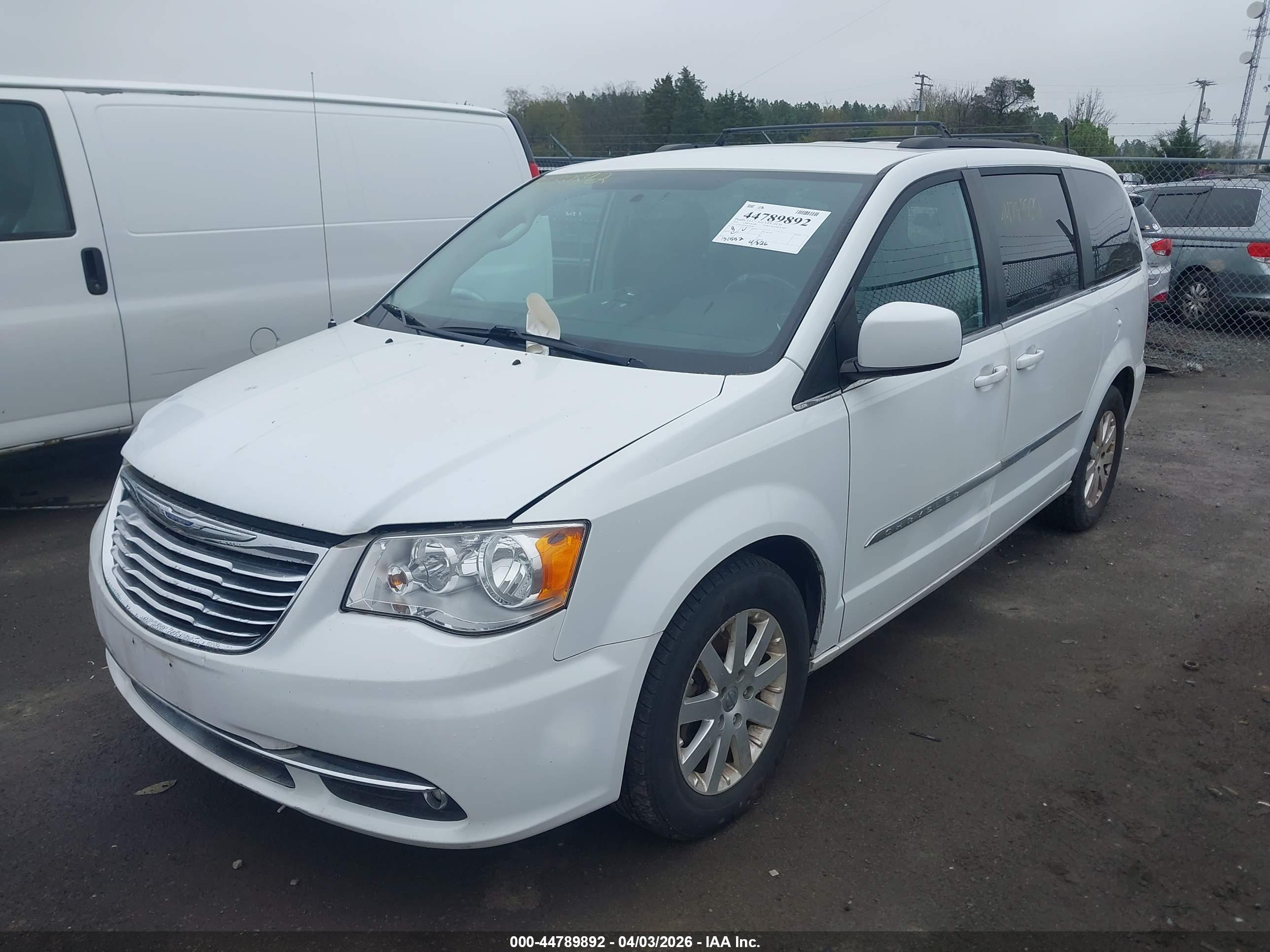 CHRYSLER TOWN image 2