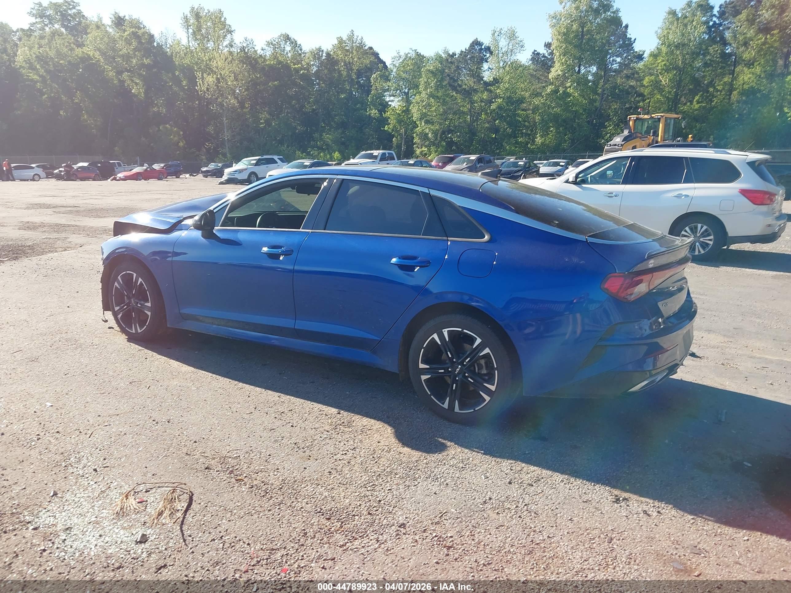 KIA K5 image 3