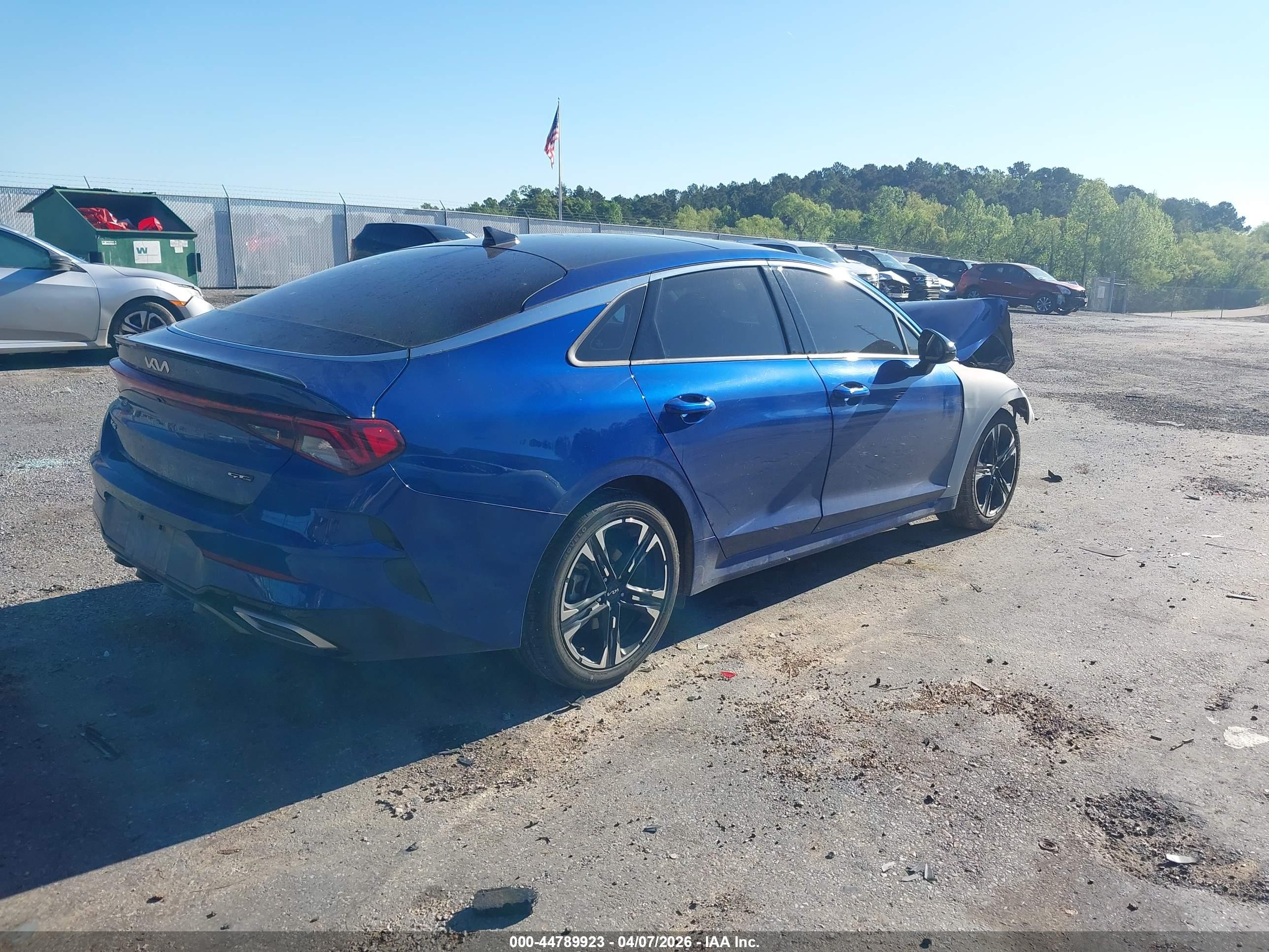 KIA K5 image 4