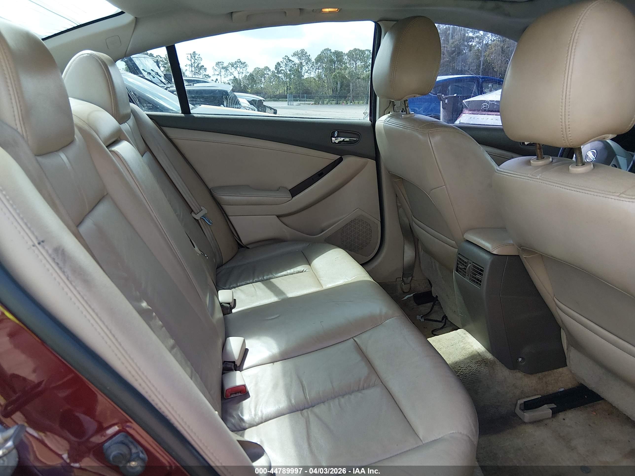 NISSAN ALTIMA image 8