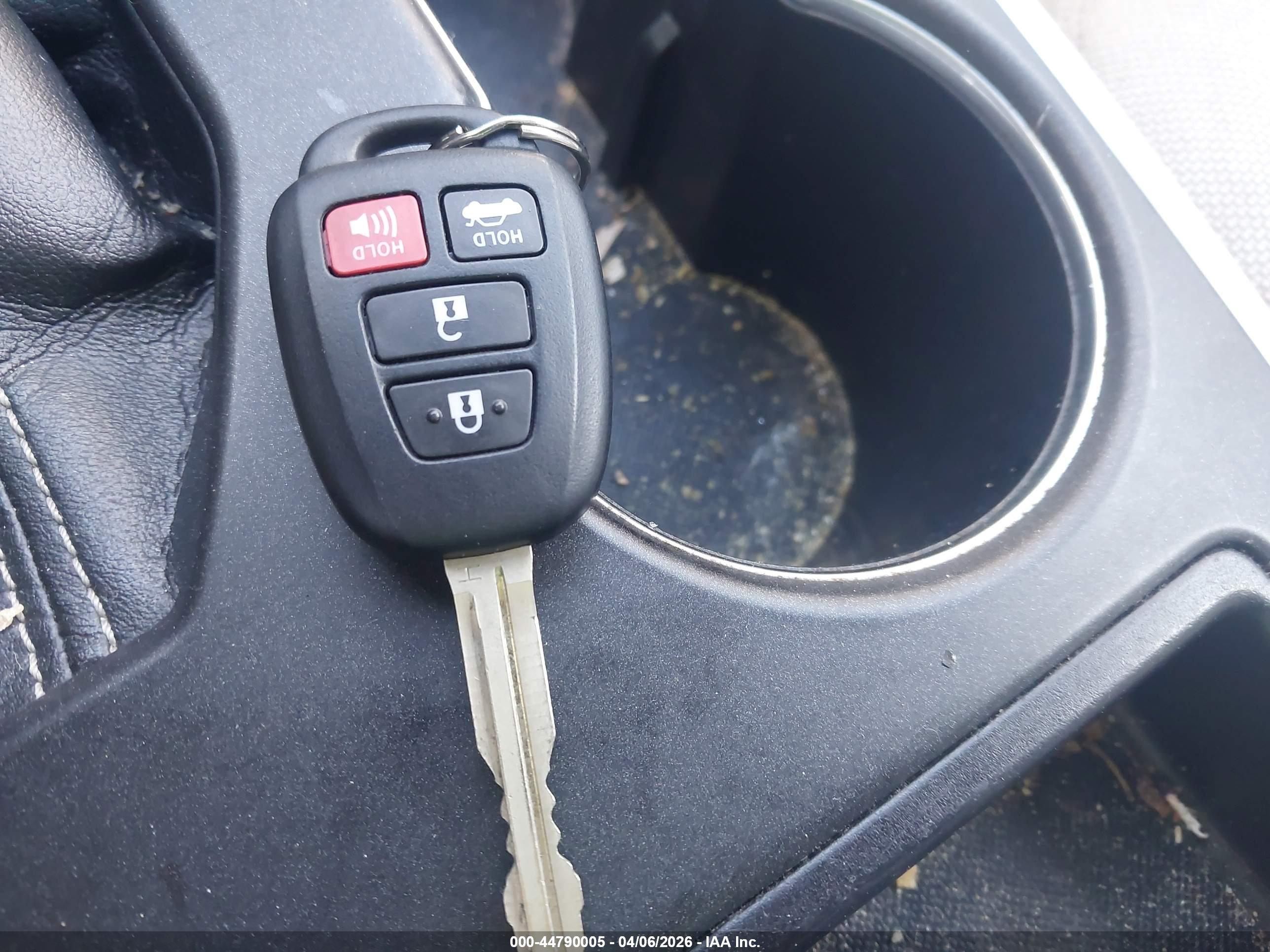 TOYOTA CAMRY image 11