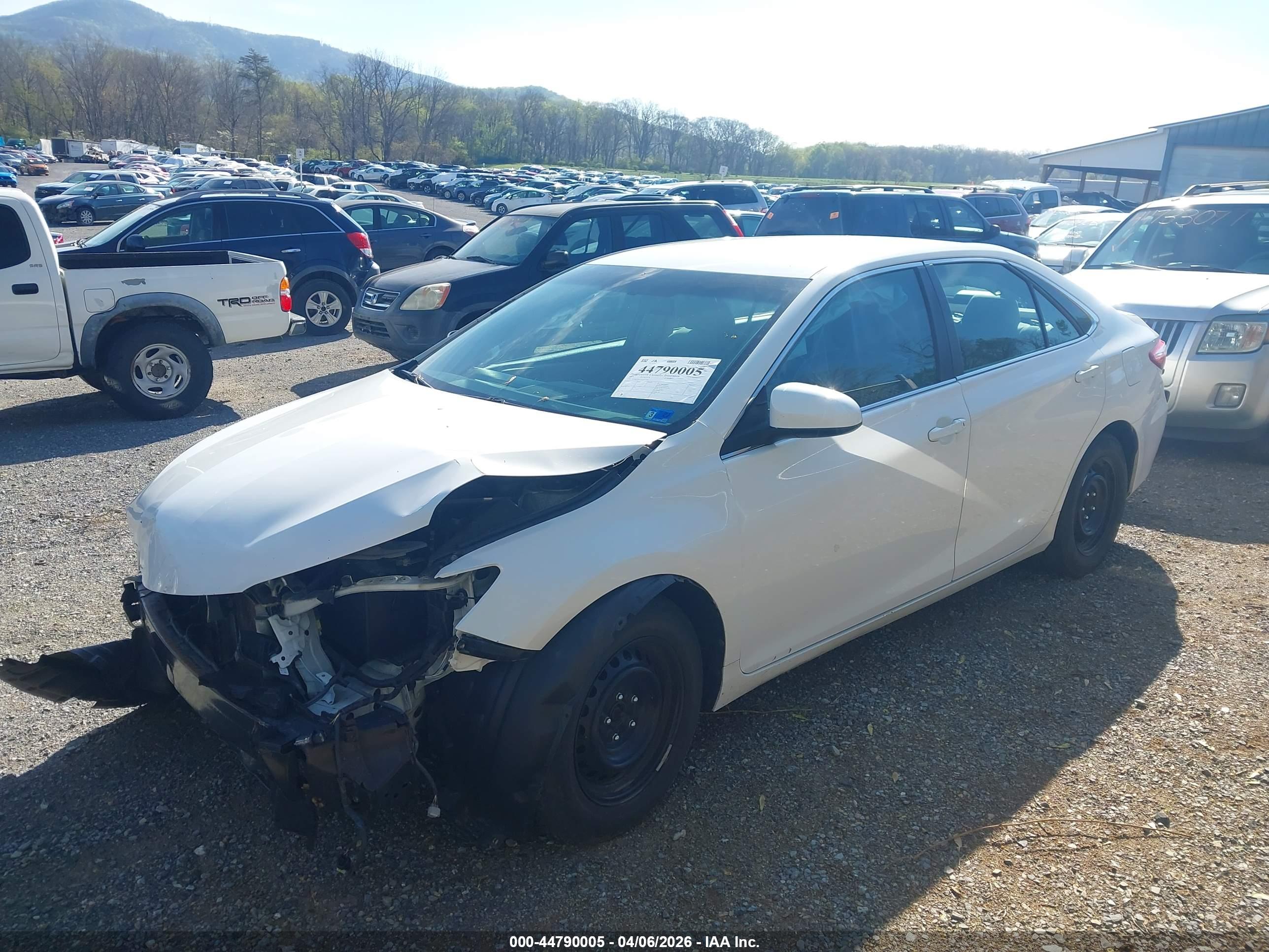 TOYOTA CAMRY image 2