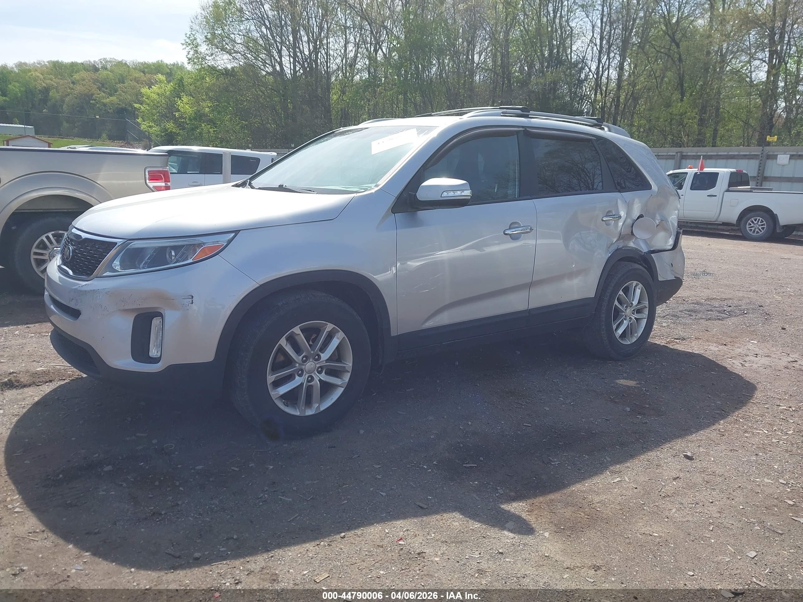 KIA SORENTO image 2