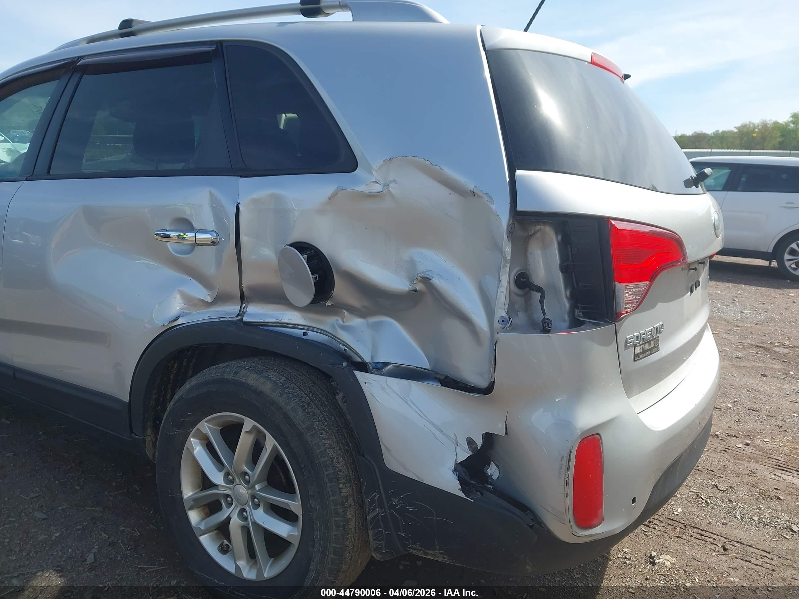 KIA SORENTO image 6