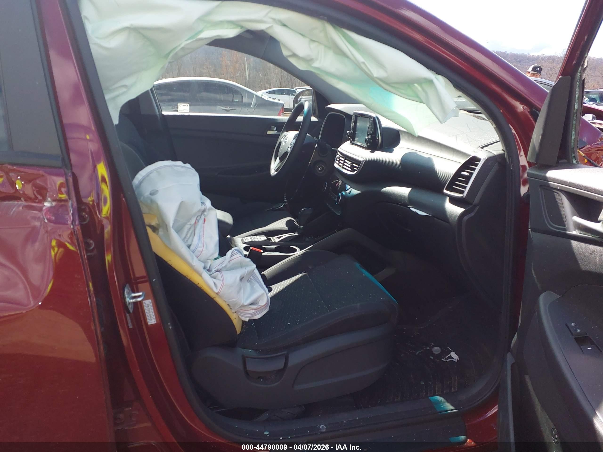 HYUNDAI TUCSON image 5
