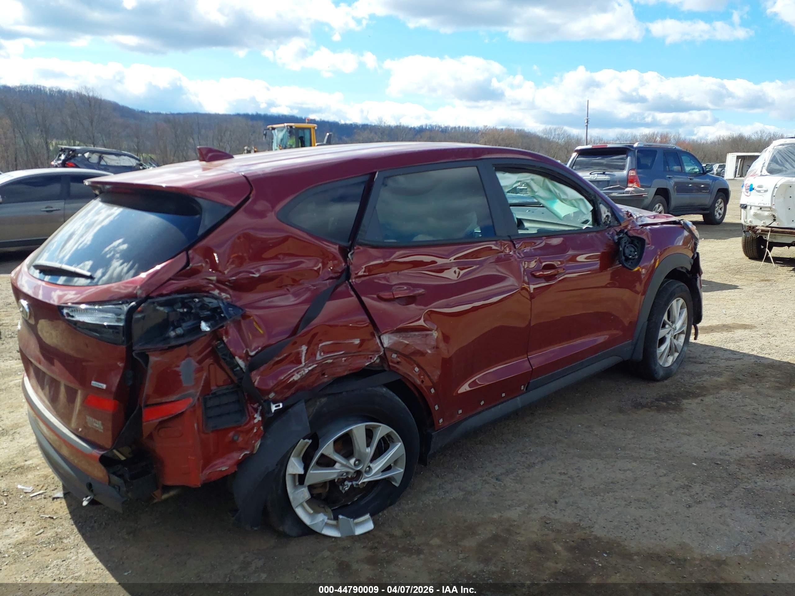 HYUNDAI TUCSON image 6