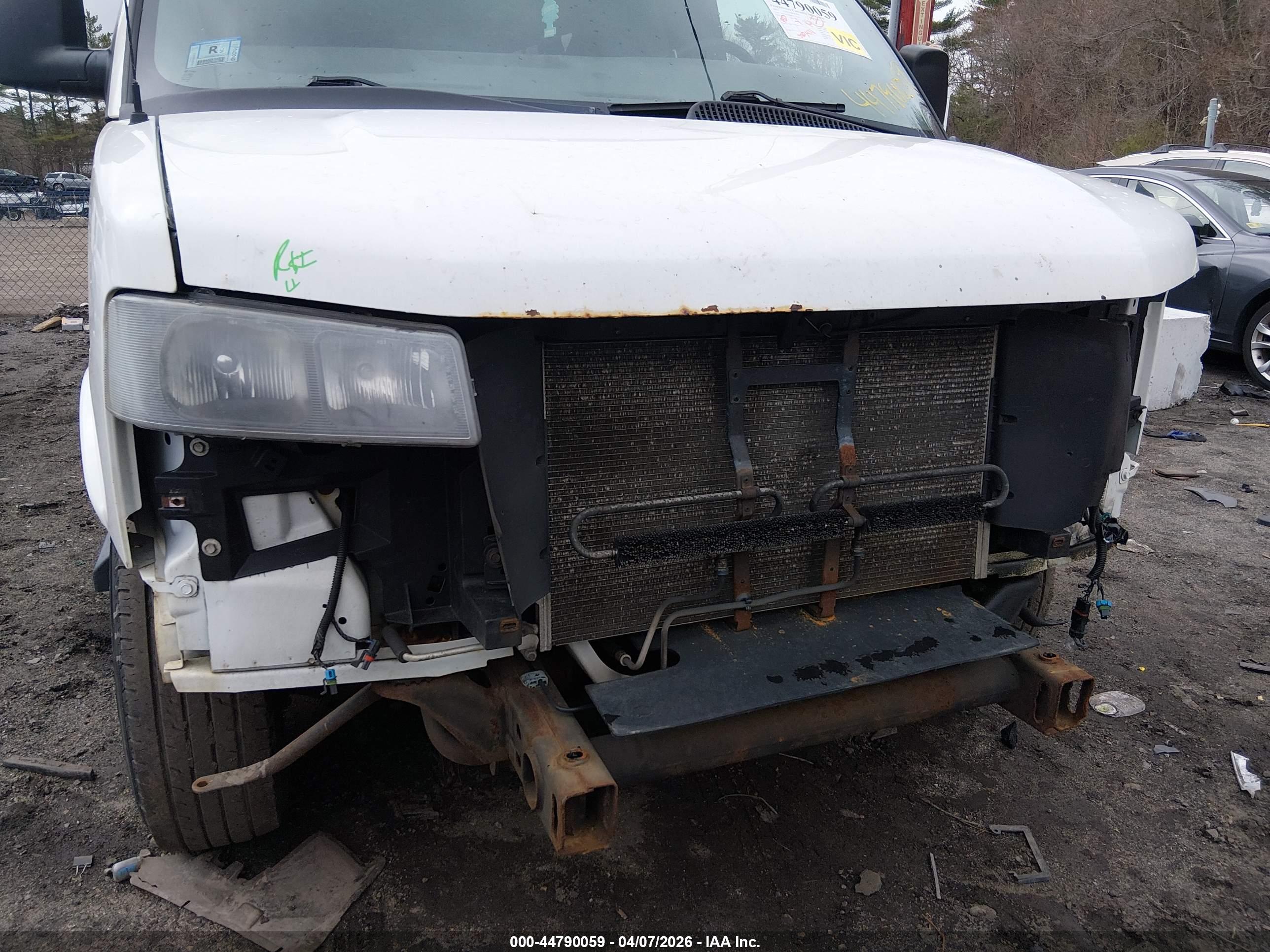 CHEVROLET EXPRESS image 6