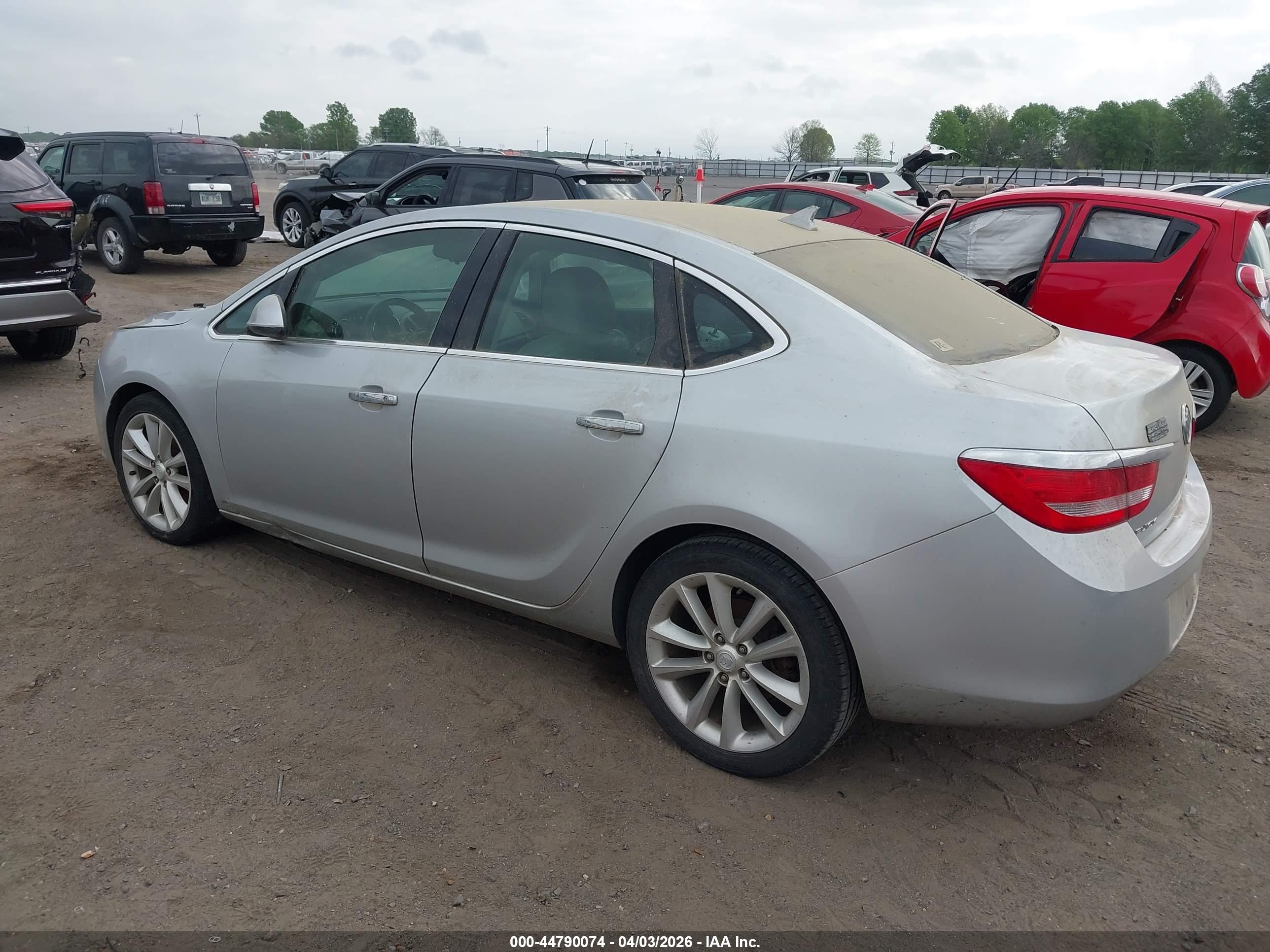BUICK VERANO image 3