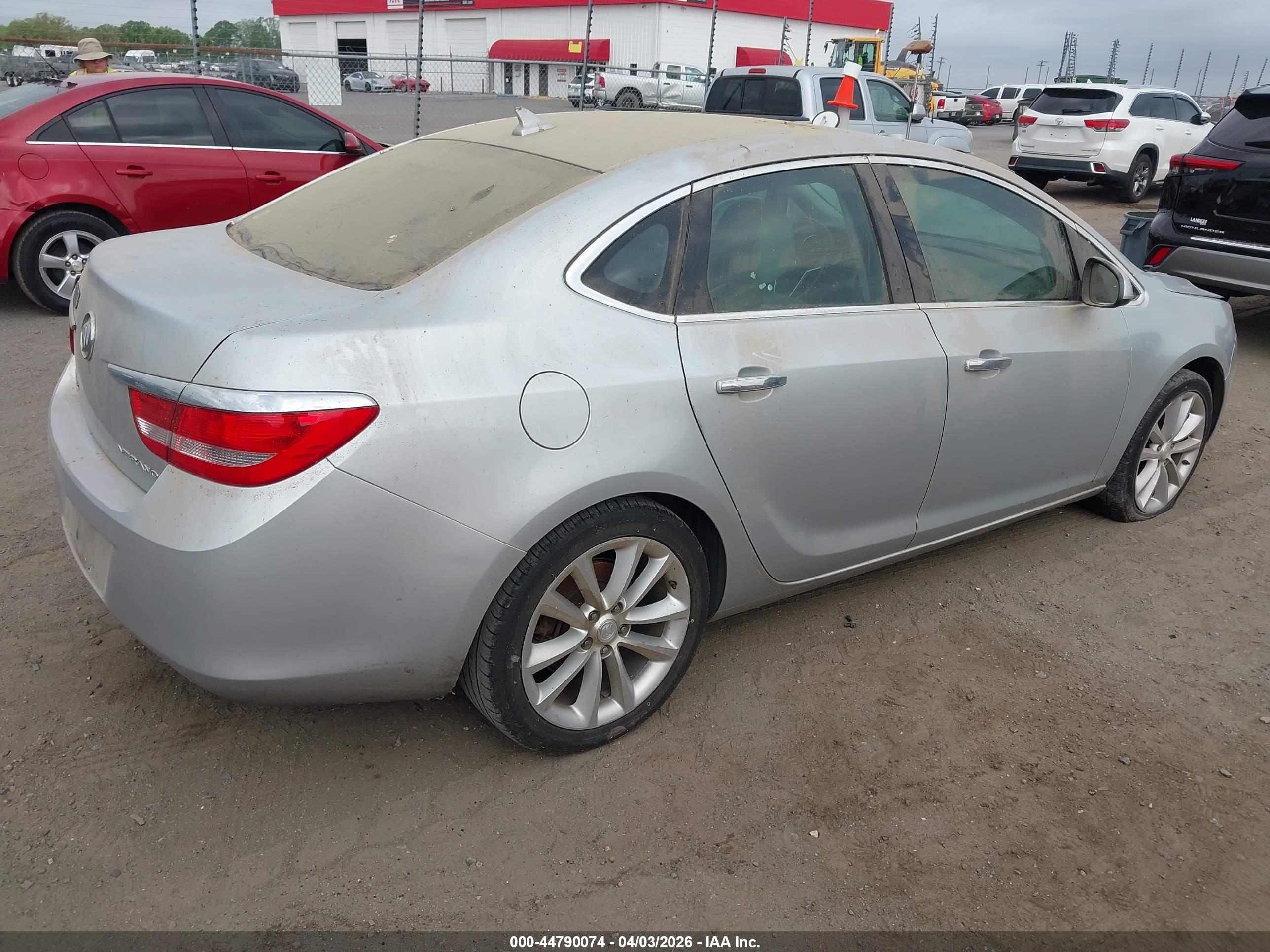 BUICK VERANO image 4