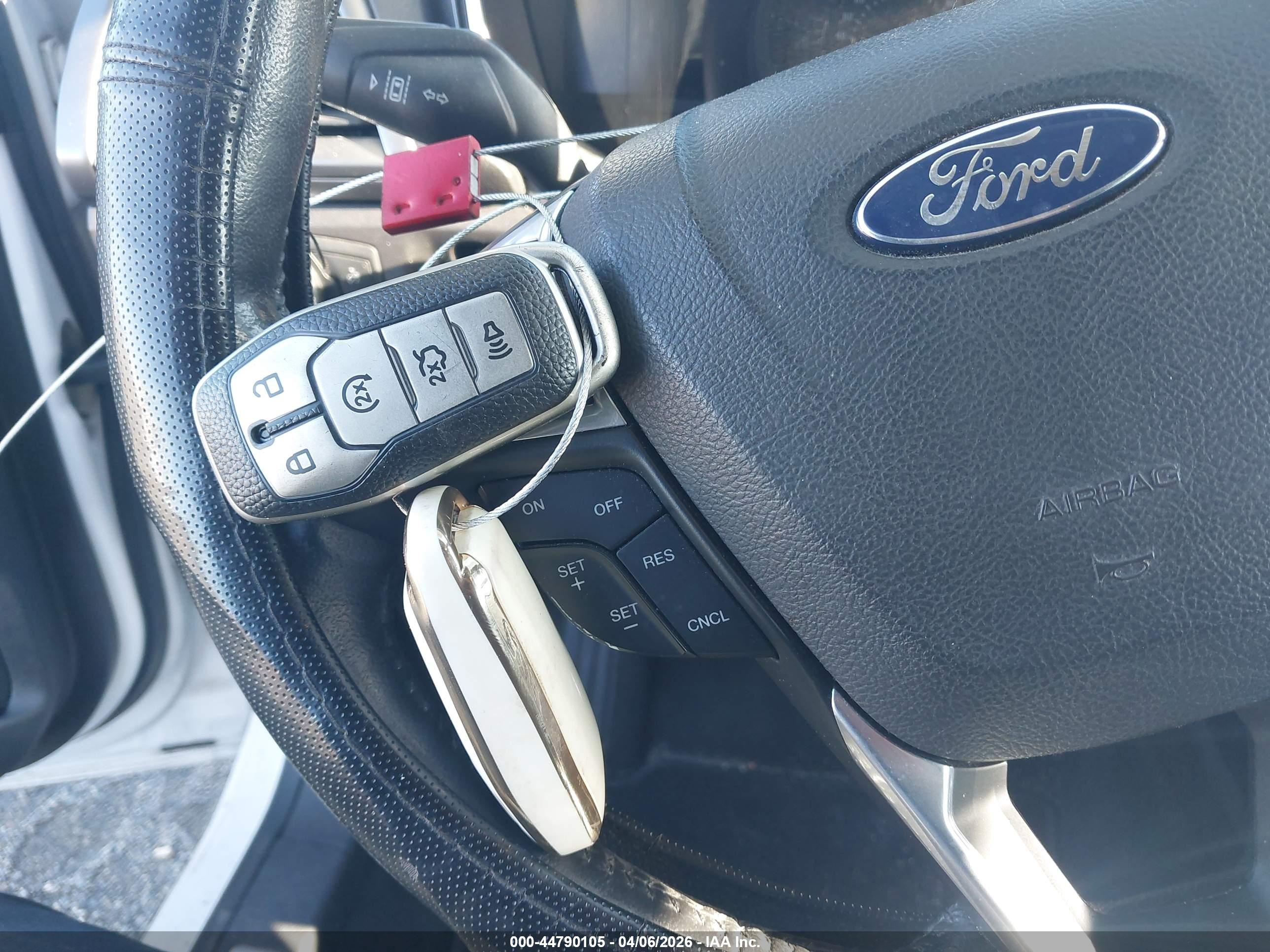 FORD FUSION image 11